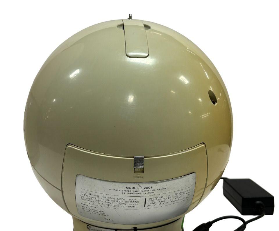 Weltron Modell 2001 Space Ball, AM/FM Radio 8 Spur Stereo (Nordamerikanisch) im Angebot