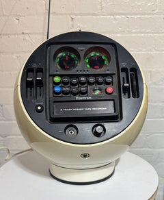 Weltron Model No 2010 Space Ball, AM/FM Radio 8 Track Stereo / sPACEAGE Modern
