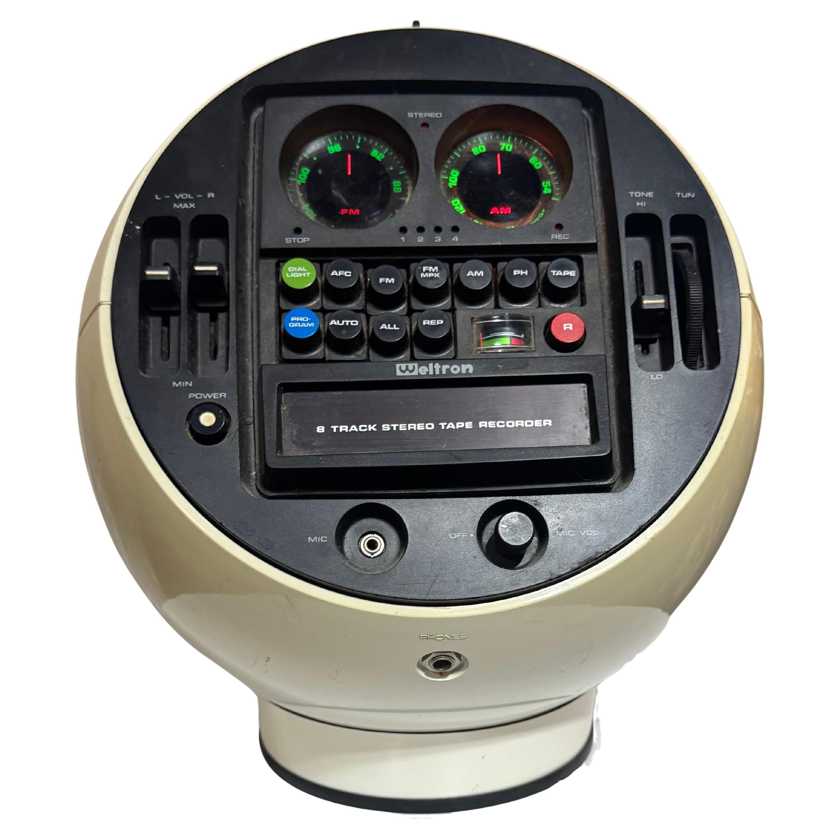 Weltron Model No 2010 Space Ball, AM/FM Radio 8 Track Stereo / sPACEAGE Modern en vente
