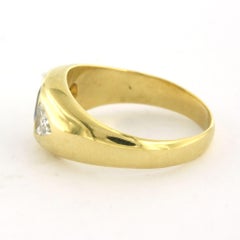 WEMPE Ring aus 18 Karat Gold mit Saphir (1,10ct) und Diamant im Dreiecksschliff (bis zu 0,80ct)