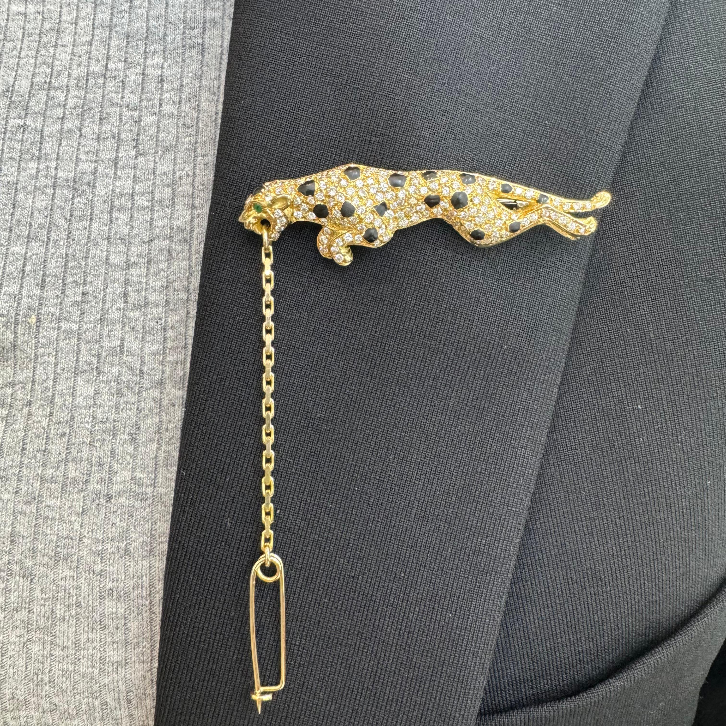 Pantherbrosche von Wempe, 18 Karat Gelbgold Diamant Smaragd Schwarz Emaille 2