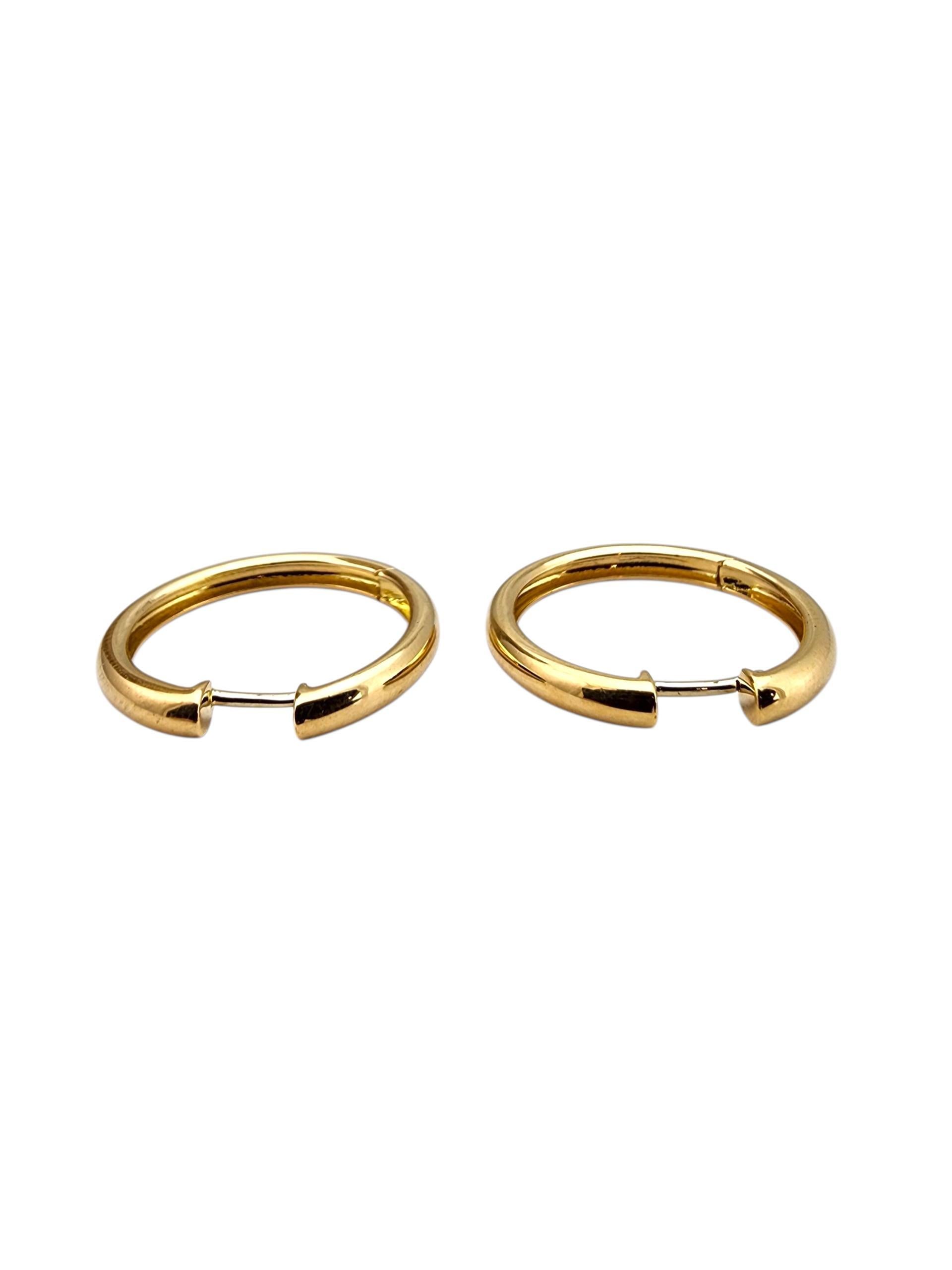 Pendientes de aro Wempe de oro amarillo de 18 quilates #22697 en Bueno estado para la venta en Washington Depot, CT