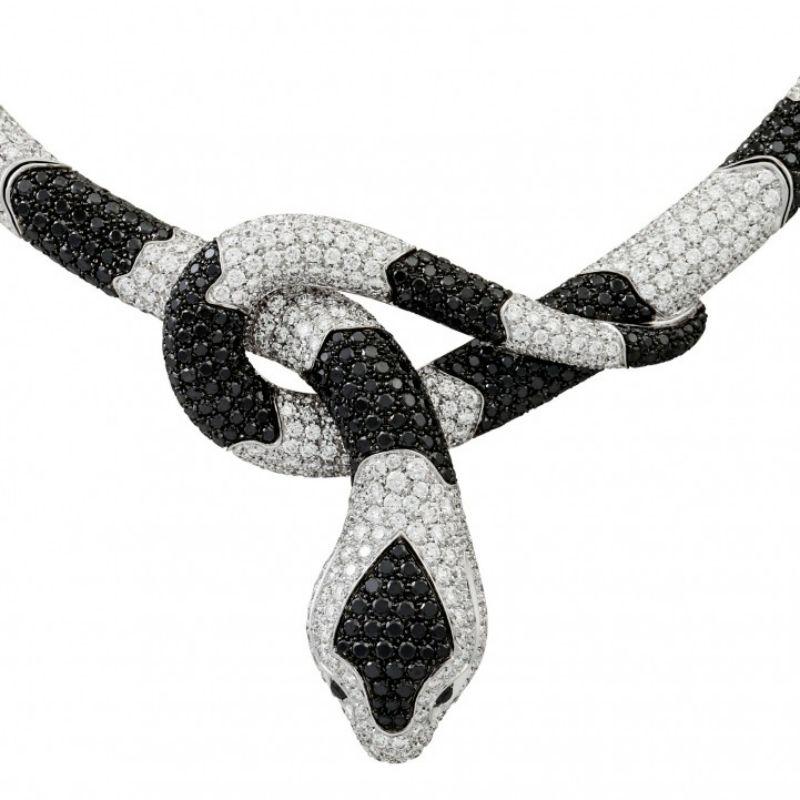 Set with 897 brilliant-cut diamonds totaling 19.42 ct, FW (G)/VS and 785 black diamonds (treated) totaling 17.10 ct, selling price: €84,000 (2016), WG 18K, 138.4 g, length approx 45 cm, 21st century, with manufacturer's mark, as good as new,