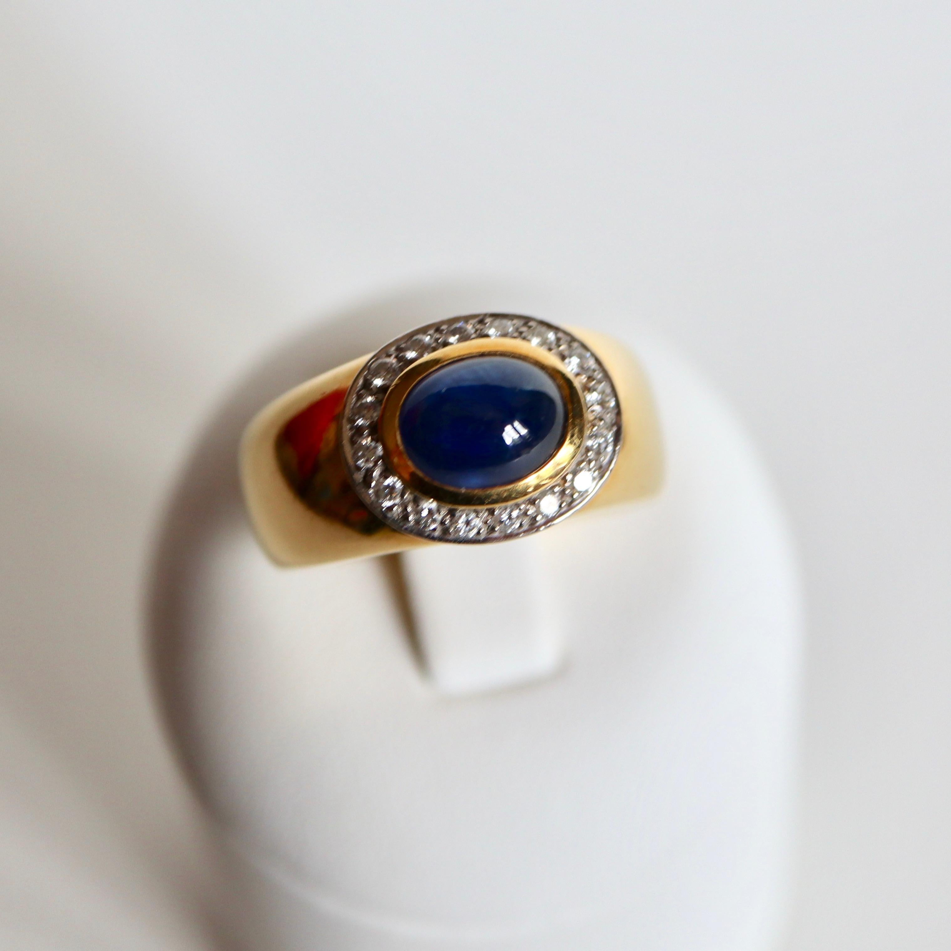Women's Wempe Ring in 18 Carat Yellow and White Gold Sapphire Cabochon and Diamonds