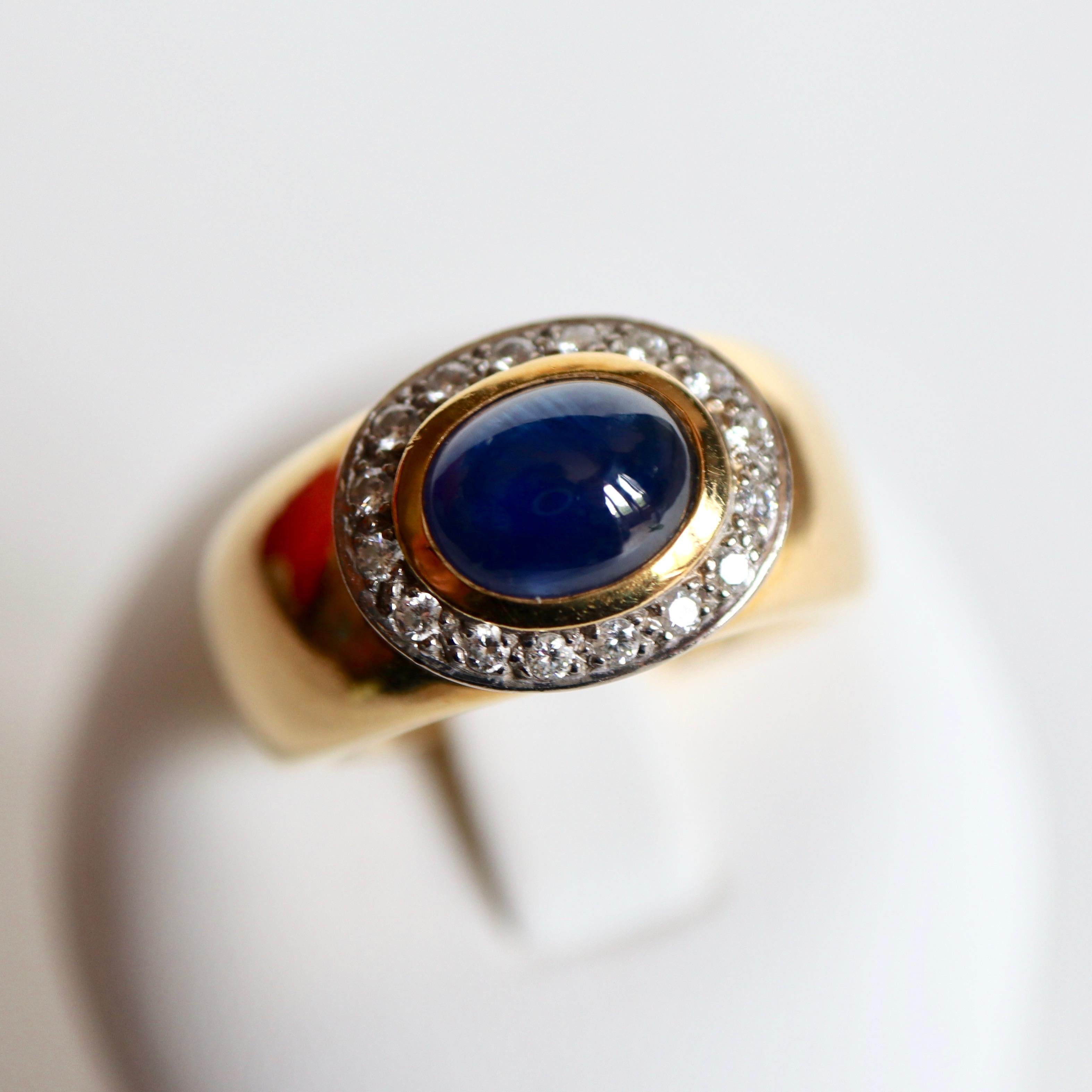 Wempe Ring in 18 Carat Yellow and White Gold Sapphire Cabochon and Diamonds 4