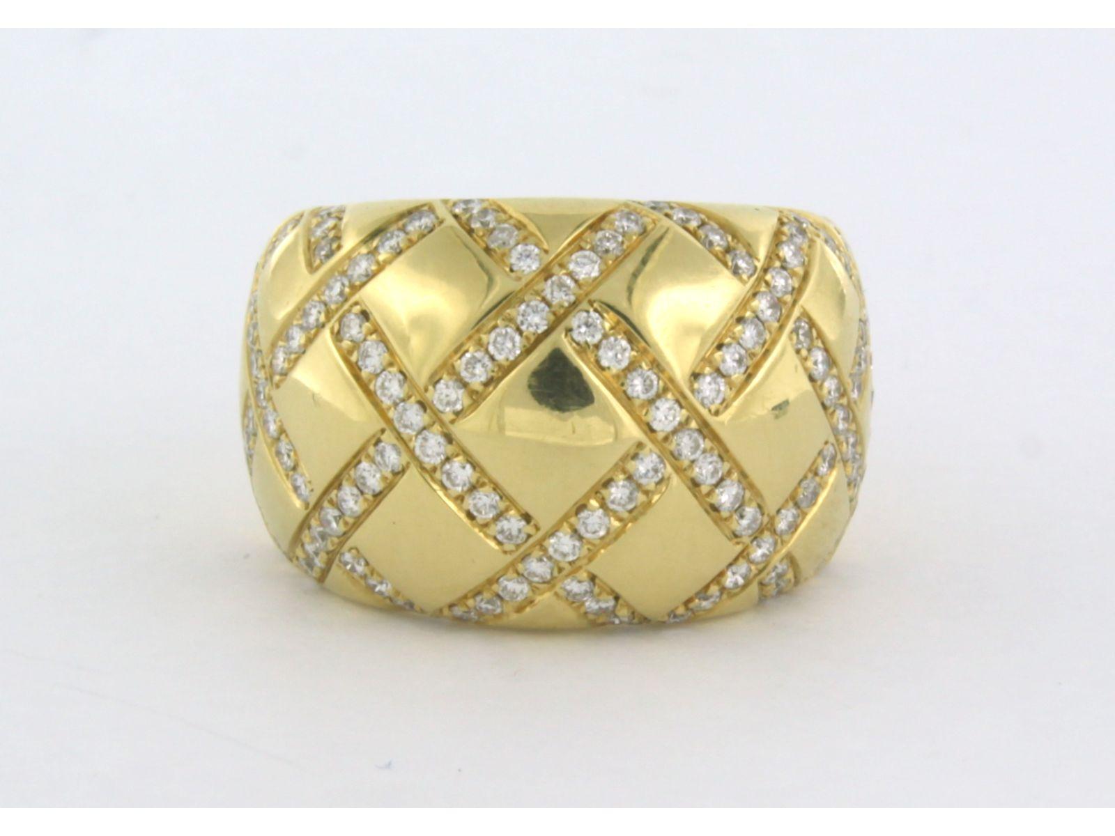 Wempe 18k yellow gold ring set with brilliant cut diamonds up to . 1.38ct - F - VS - ring size U.S. 6.5 - EU. 17(53)

detailed description:

the top of the ring is 1.5 cm wide

ring size U.S. 6.5 - EU. 17(53), ring can be enlarged or reduced a few