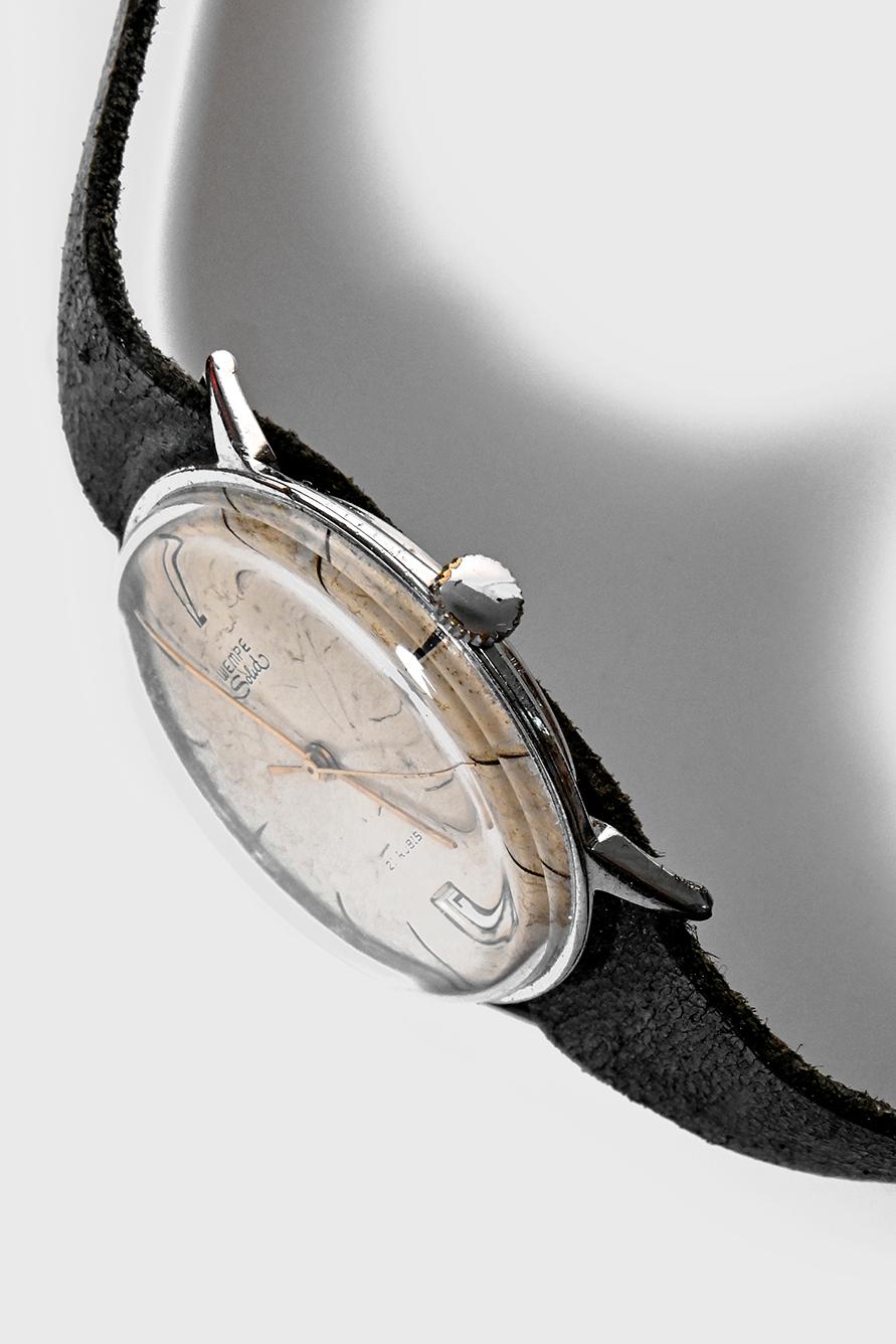 Wempe 'Solid' wristwatch from the 1950s

Wempe Solid model wristwatch from the 1950s. The wristwatch is from the beginning period of the German manufacturer Wempe. The watch has a 21 jewels movement with dial date at six. With its simple but