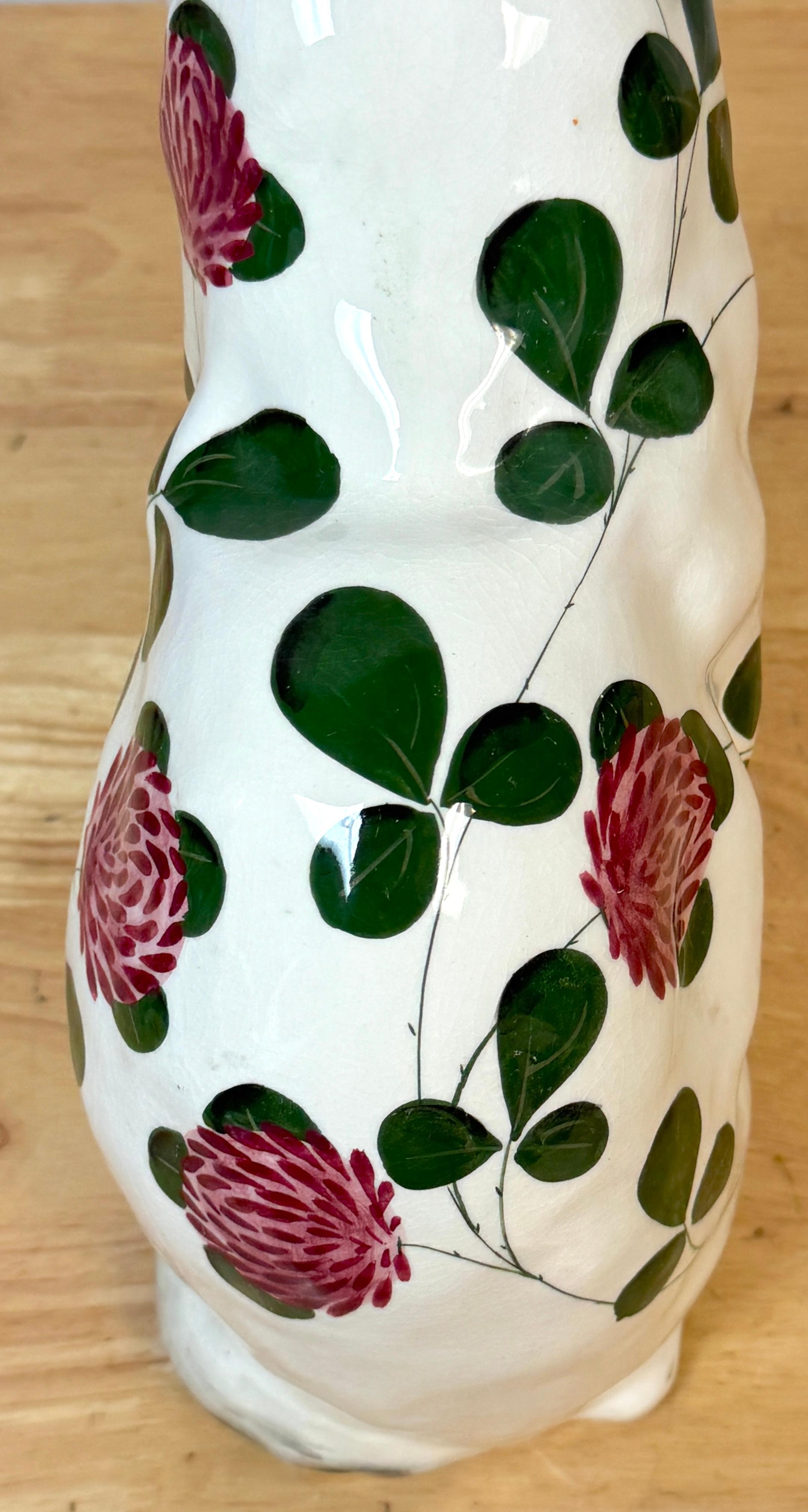 Gato de cerámica Wemyss Ware/Plichta con decoración de crisantemos y ojos de cristal Alfarería en venta