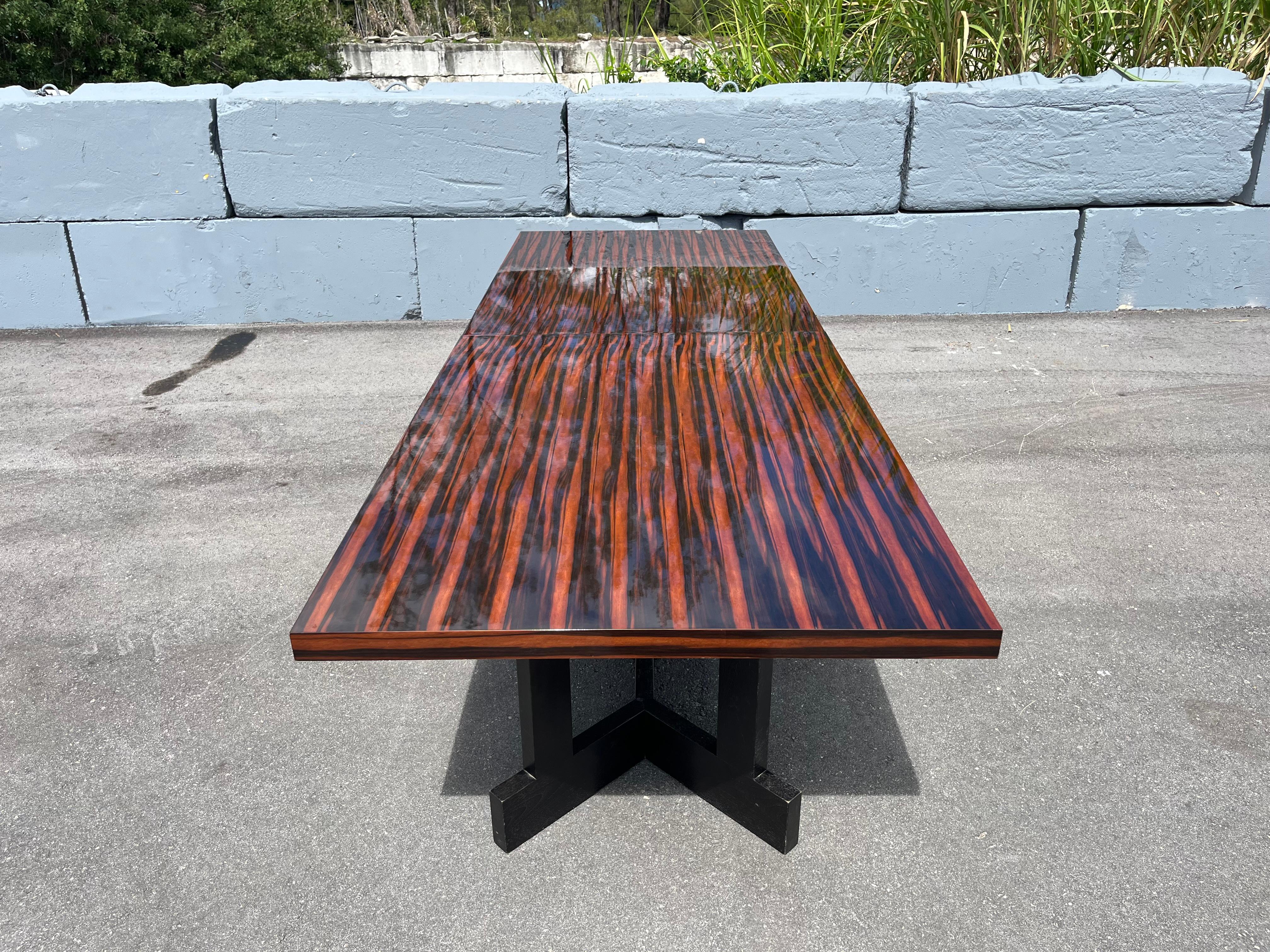 Wendell Castle Collection'S Quad Zweiteiliger Esstisch oder Konferenztisch. Beide Tische sind signiert.