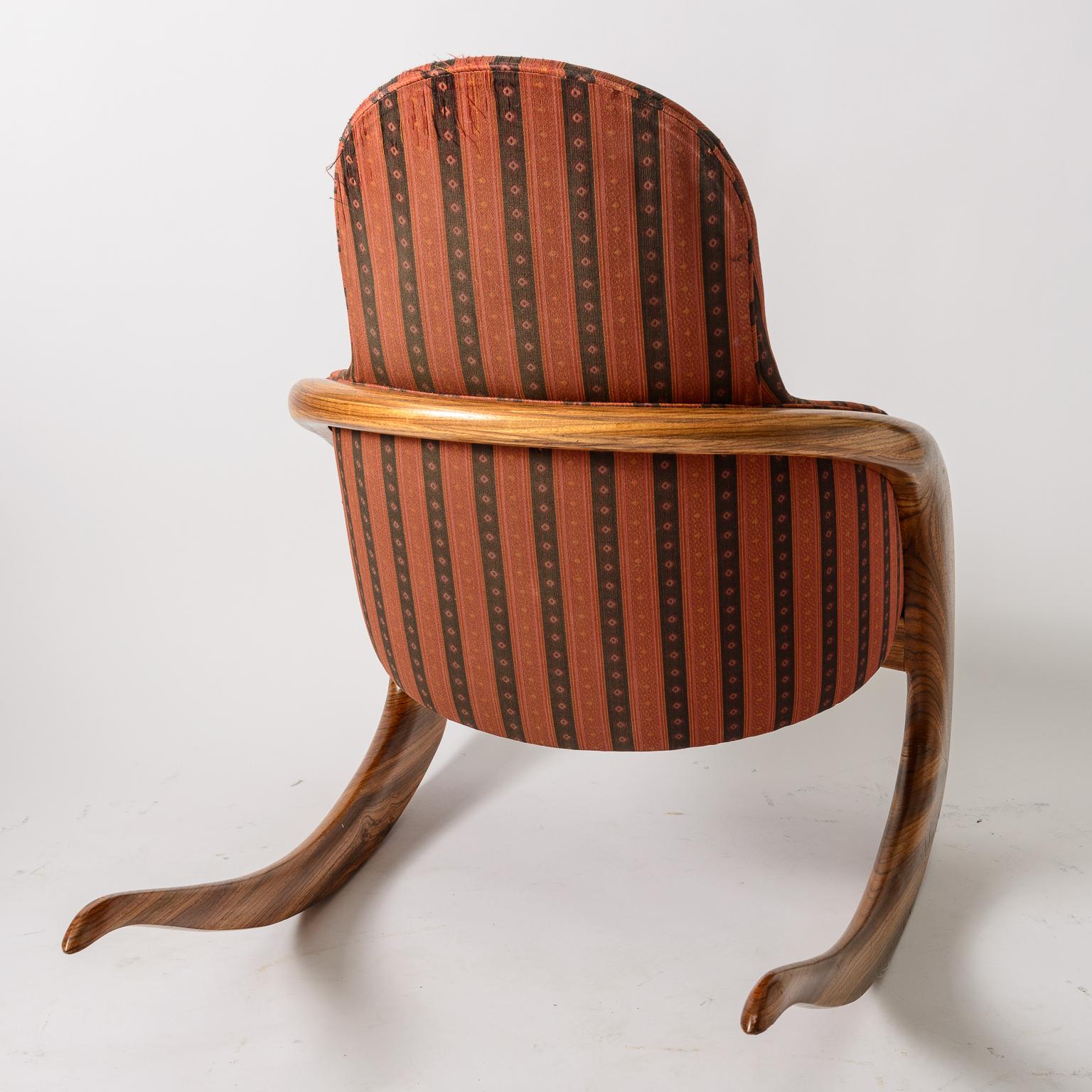 Fauteuil à bascule Wendell Castle Crescent Bon état - En vente à West Palm Beach, FL
