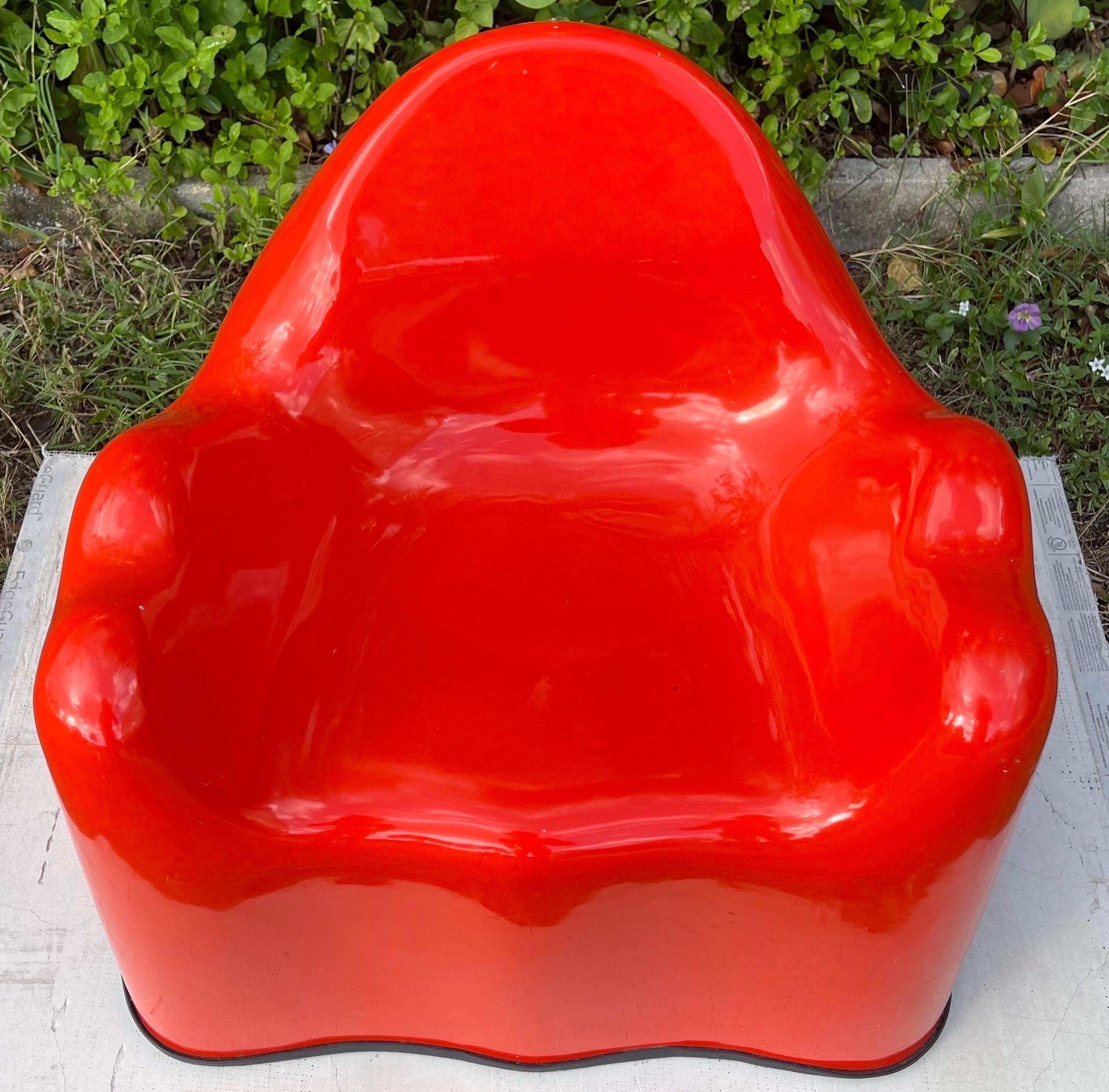 20th Century Child’s Size Wendell Castle Fiberglass Molar Chair For Sale