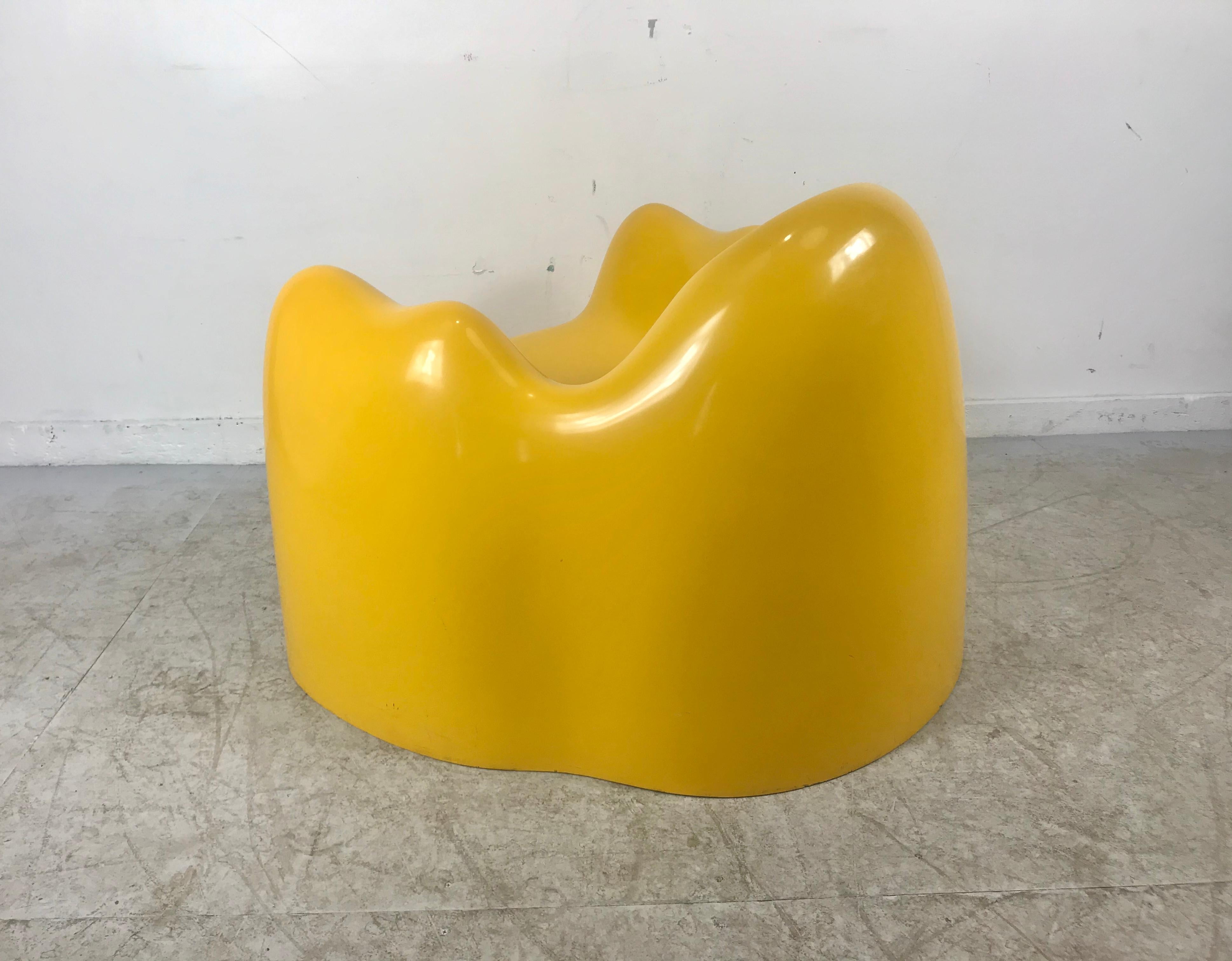 An important piece of design history.
A Molar Group chair/ sculpture by Wendell Castle, circa 1969.
These chairs were only produced for a very short time and were hand made in gel coated, fibreglass reinforced plastic.
A useable sculpture.