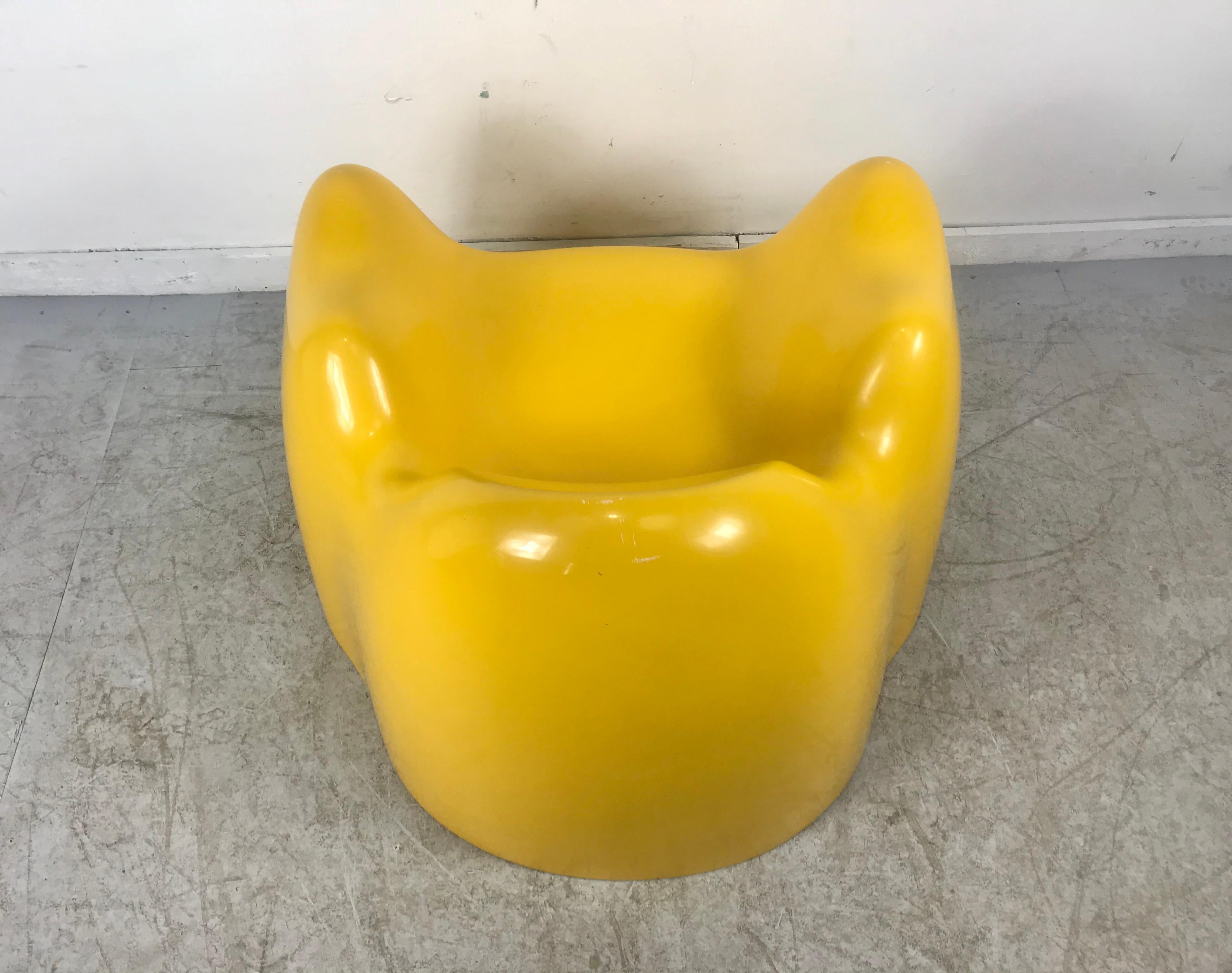 Wendell Castle Molar Chair, Yellow Gel Coat Fiberglass, 1969 In Good Condition In Buffalo, NY