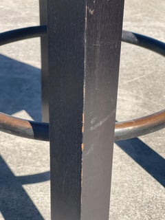 Wendell Castle Taburetes de bar geométricos de madera y bronce patinado, set de 3