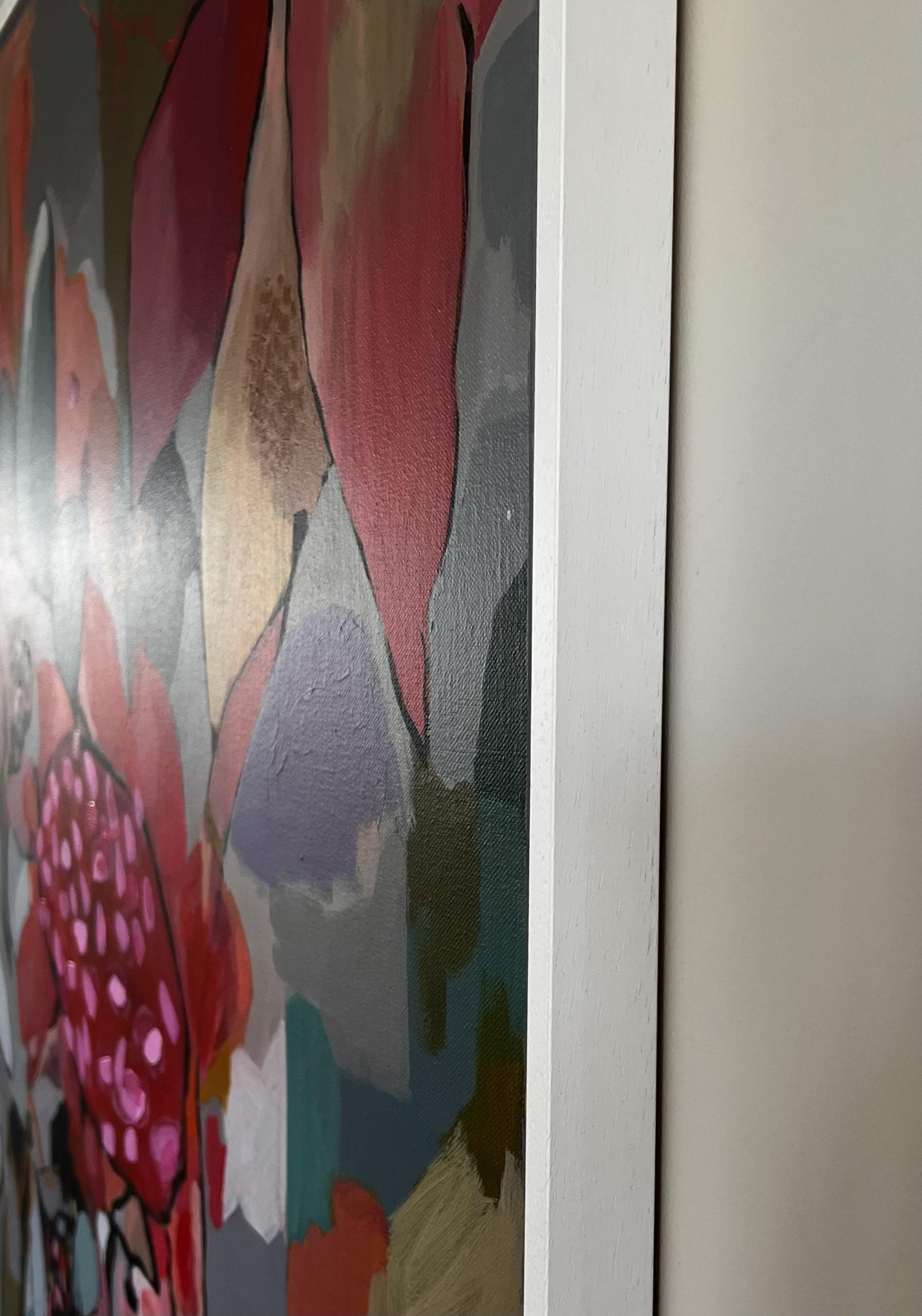 Desdemona, Abstraktes Blumengemälde, zeitgenössische Blumenkunst, rosa und graue Kunst (Grau), Interior Painting, von Wendi Weller