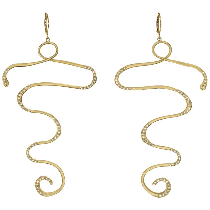 Wendy Brandes, boucles d'oreilles lustre serpent en or jaune 18 carats avec diamants