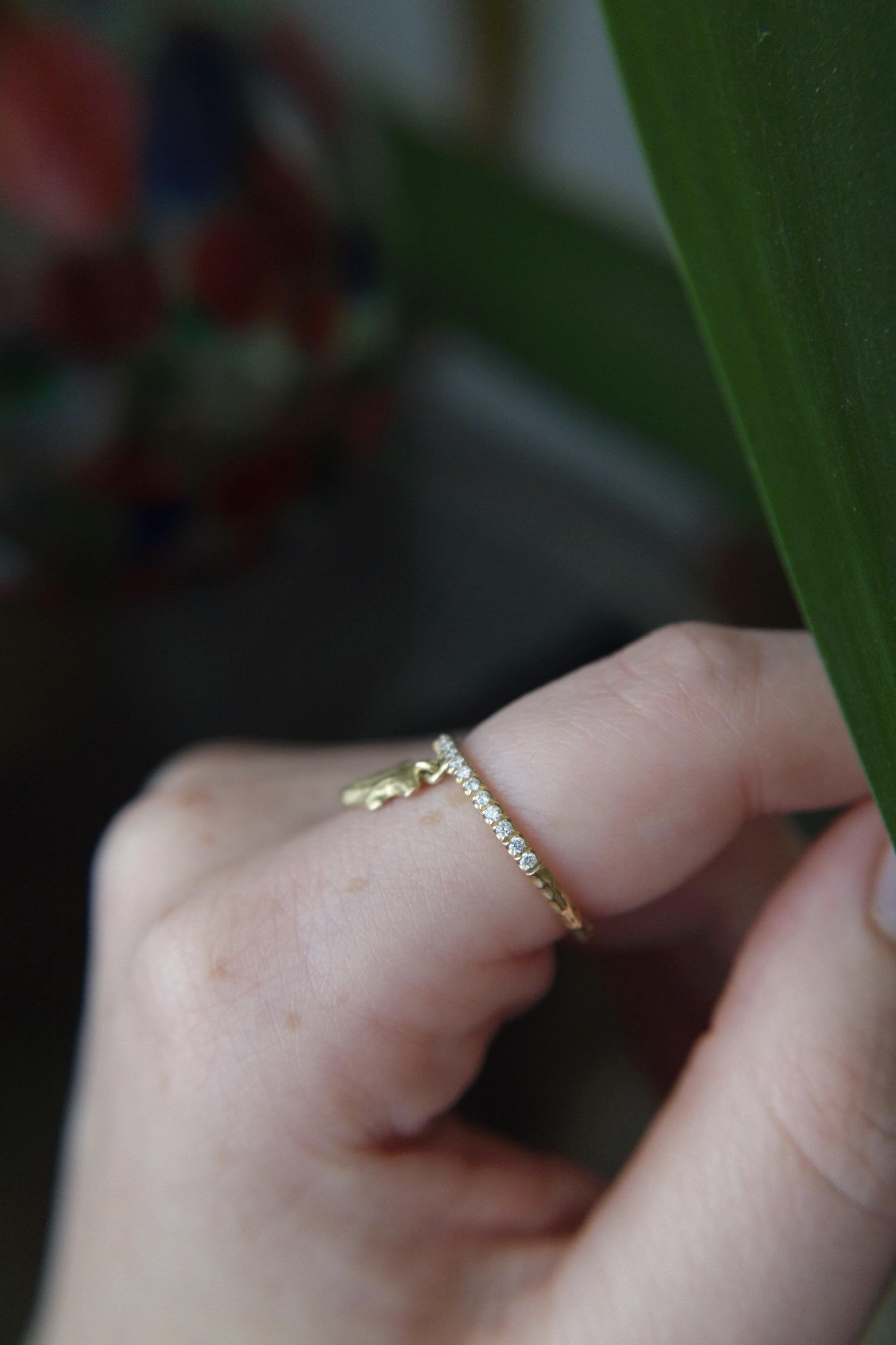 Contemporary Wendy Brandes Arrowhead Charm Stacking Ring in 18K Yellow Gold With Diamonds For Sale