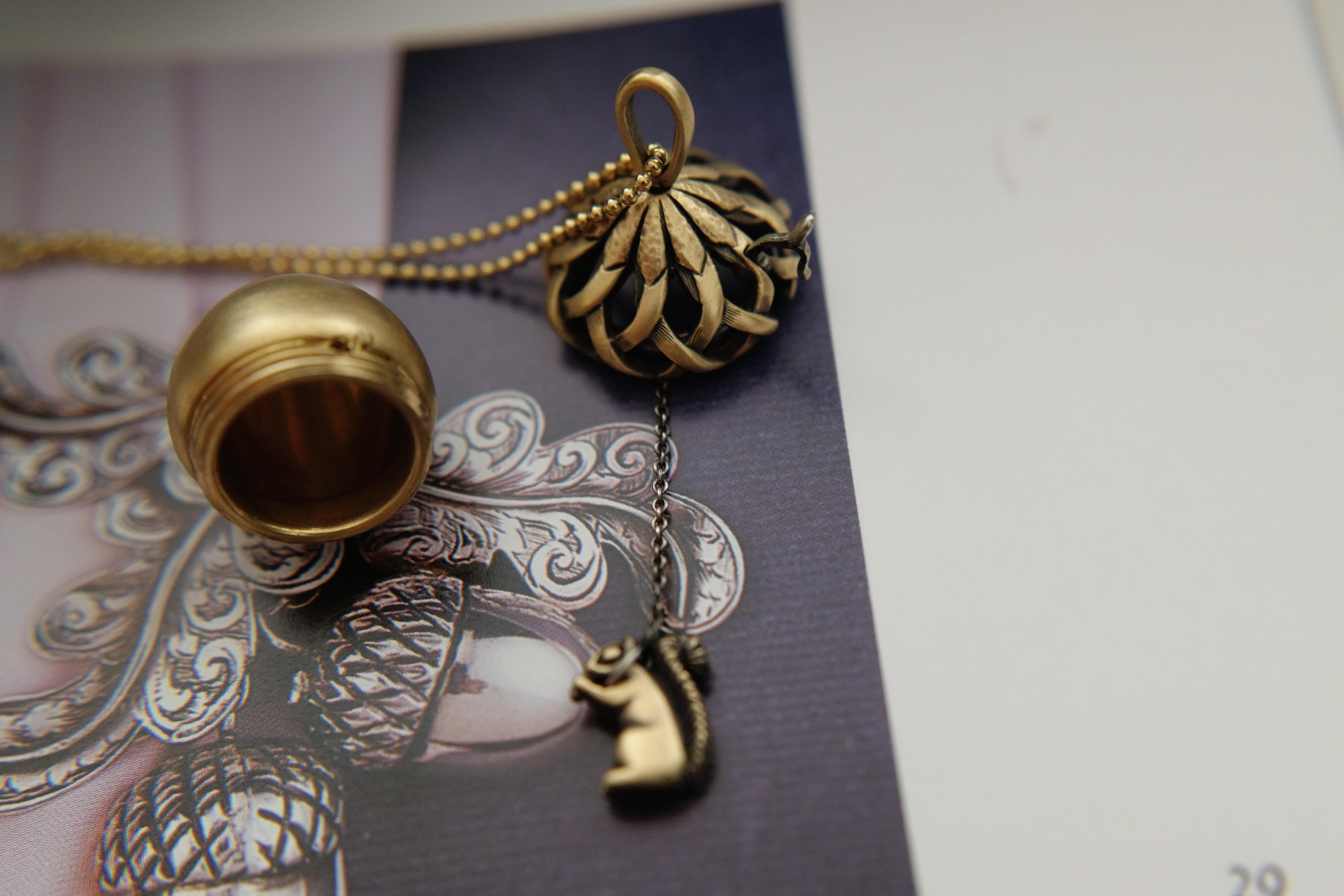 Wendy Brandes Mechanical Fall Oak Acorn and Squirrel Animal Gold Locket Necklace In New Condition In New York, NY