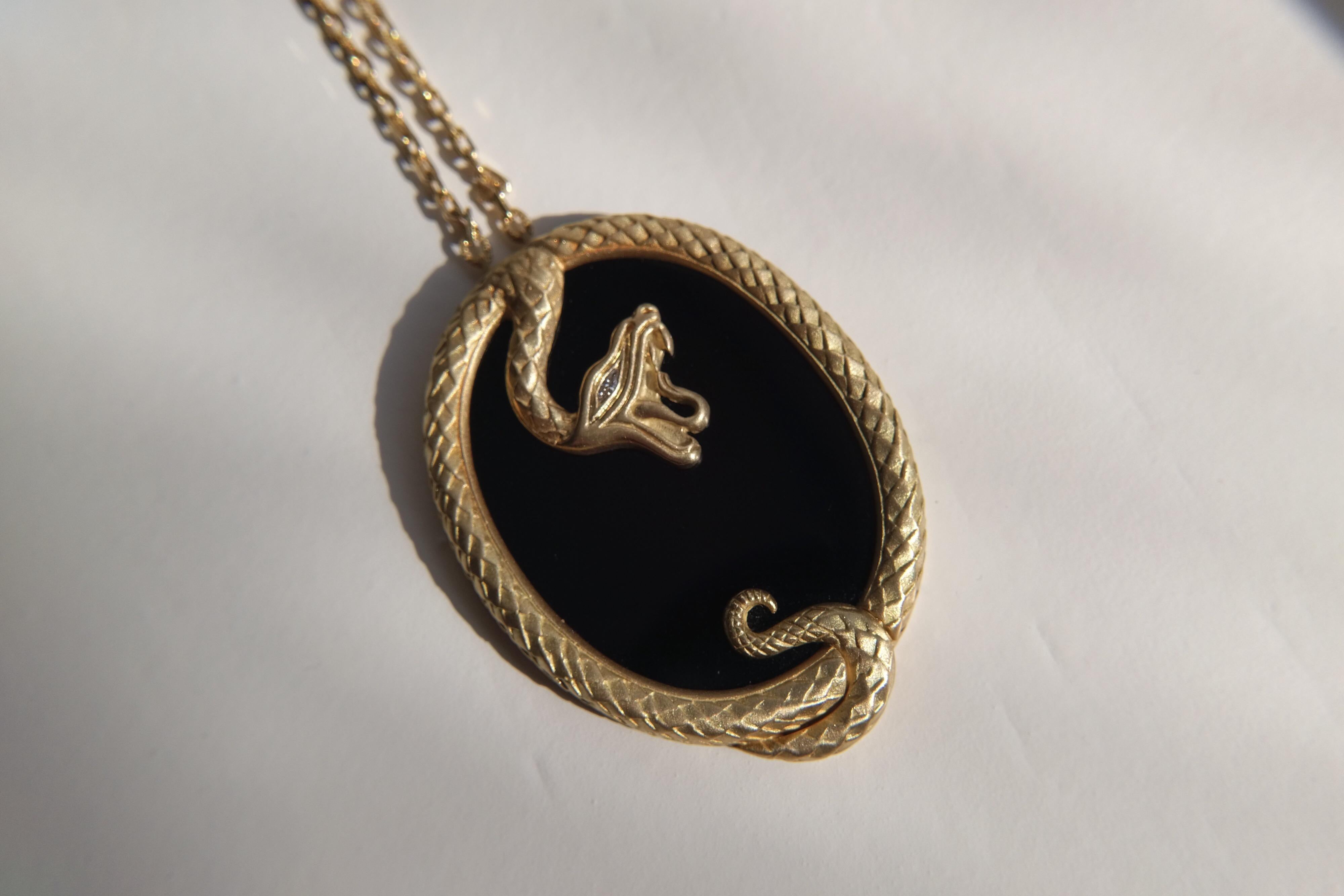 Wendy Brandes Onyx and 18K Yellow Gold Snake Pendant Necklace, Diamond Accent In New Condition For Sale In New York, NY
