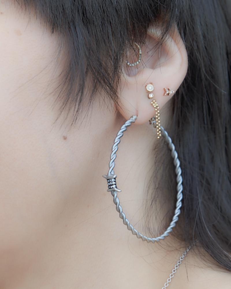 barbed wire hoops