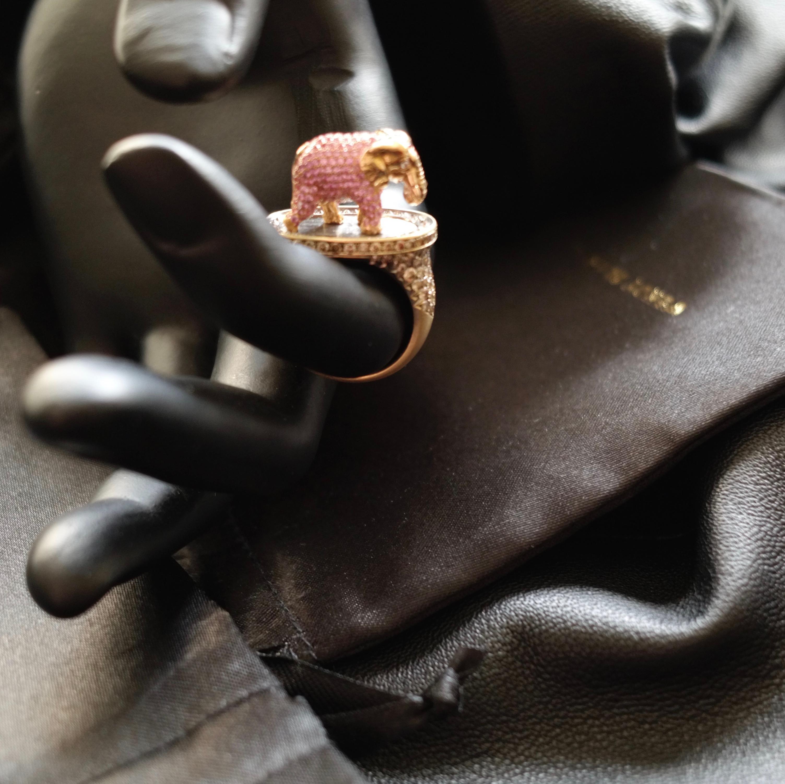 Wendy Brandes 2 TCW Pink Sapphire Elephant Ring in 18K Gold With Brown Diamonds In New Condition In New York, NY