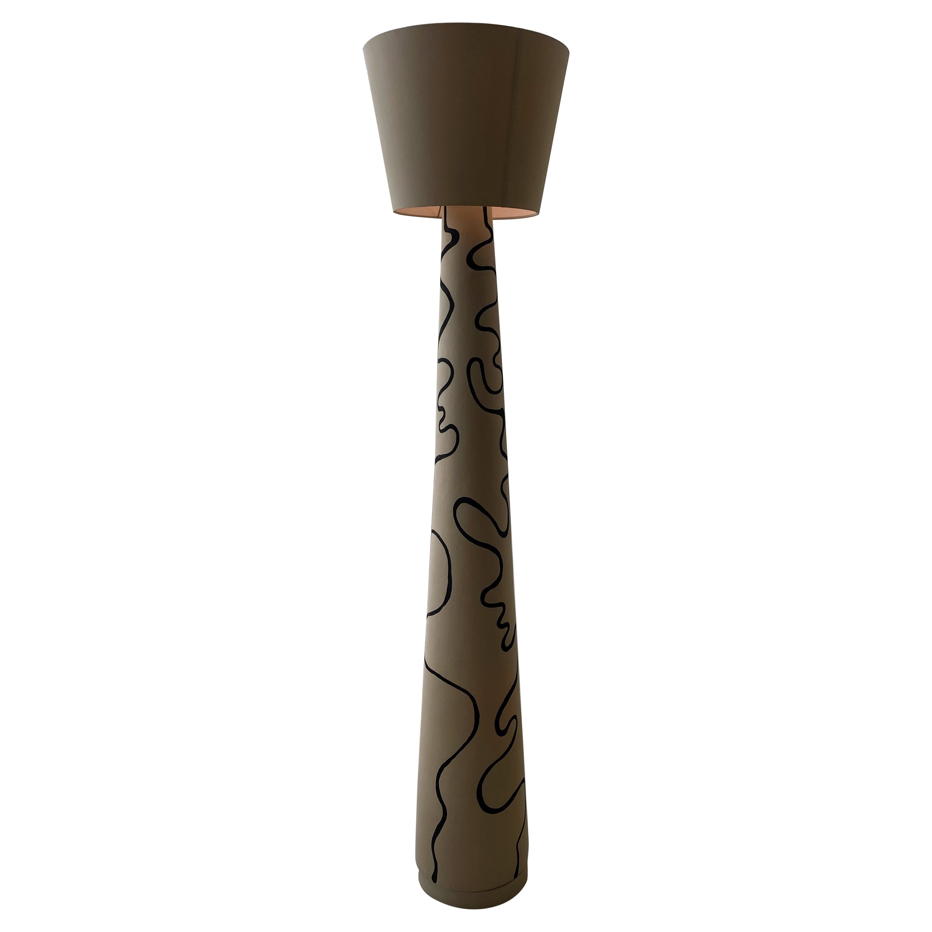 Wendy Stehlampe von Nish Studio im Angebot