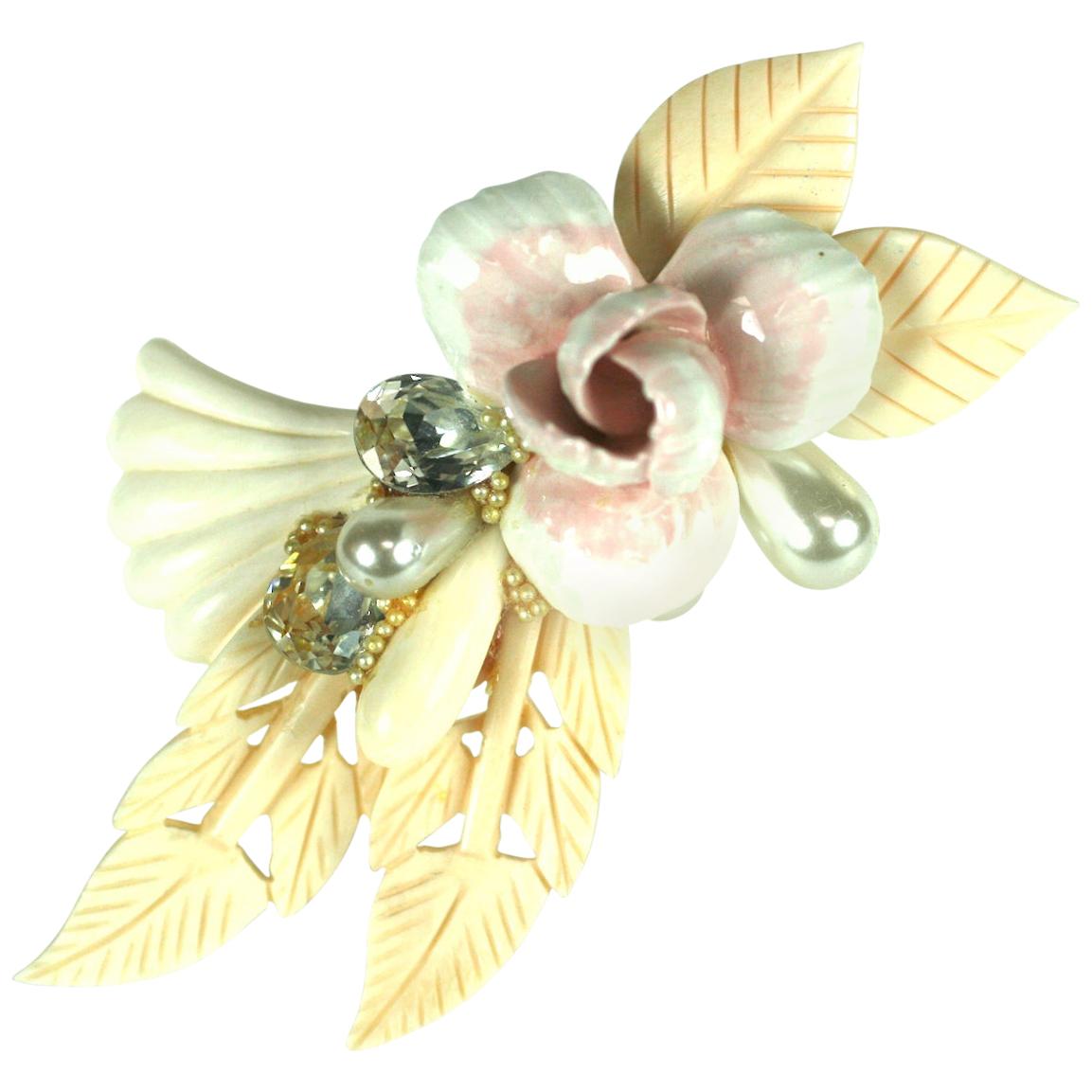 Jeweled Floral Assemblage Brosche, von Wendy Gell im Angebot