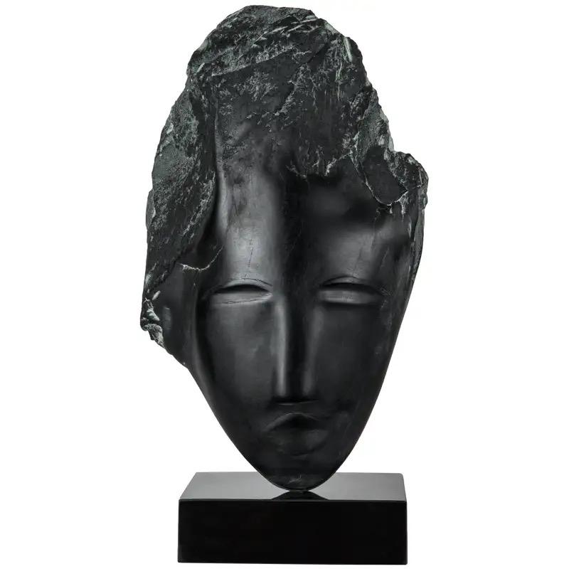 Sculpté Sculpture de tête en albâtre noir de Wendy Hendelman, 2019 en vente