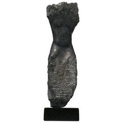 Scultura di torso in alabastro nero di Wendy Hendelman, 2017