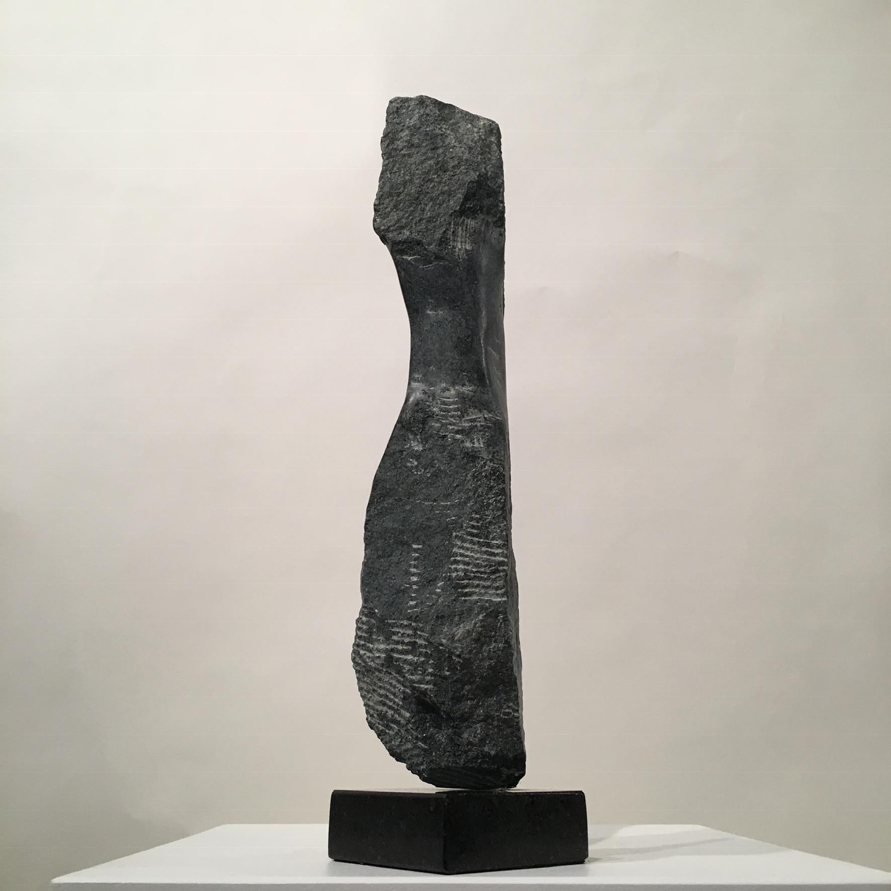 Américain Wendy Hendelman Sculpture torse en albâtre noir, 2017. en vente