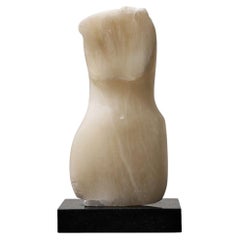 Sculpture torse en marbre de Wendy Hendelman, 2025