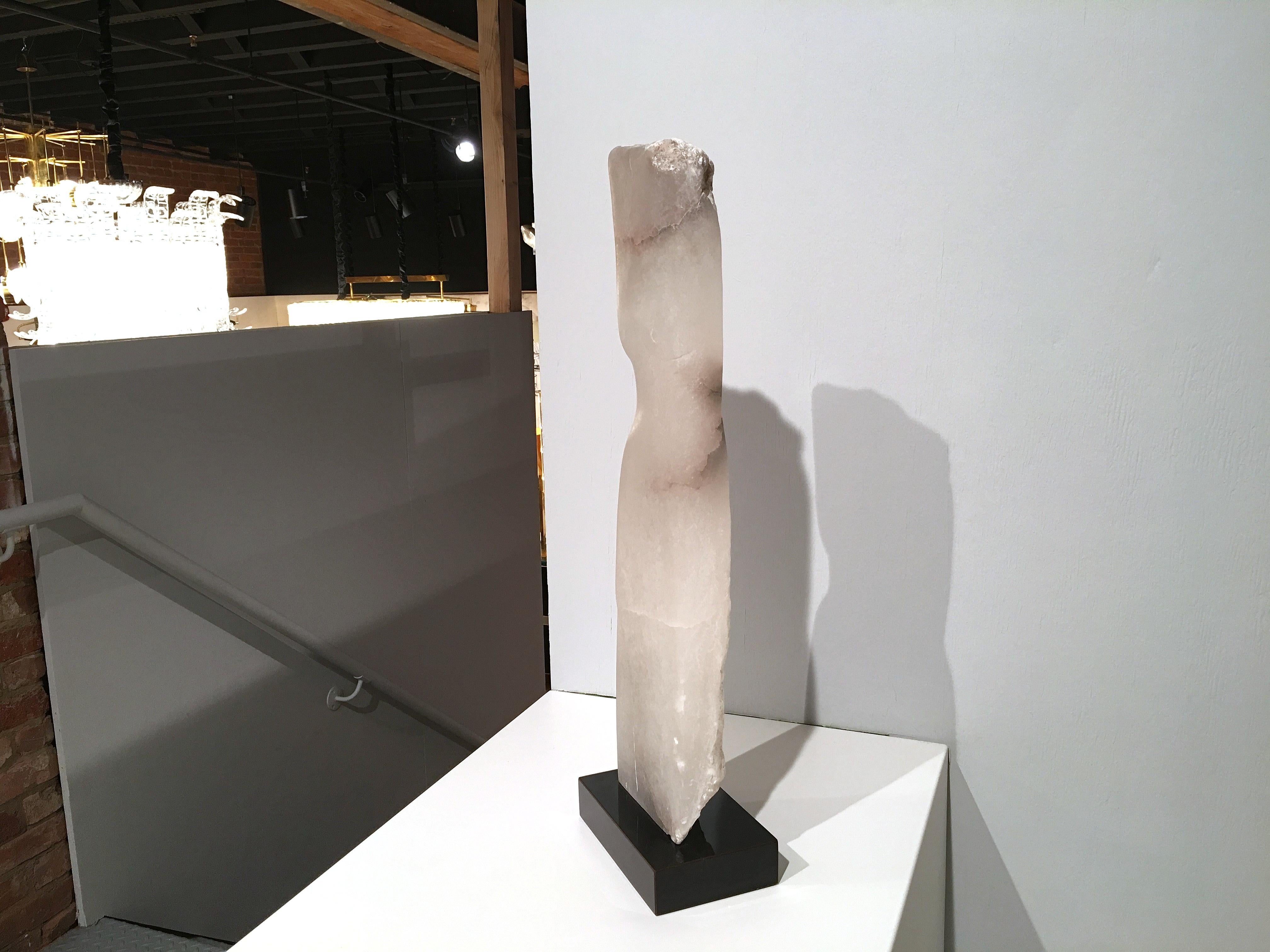 Moderne Wendy Hendelman - Sculpture de torse en marbre blanc, 2018 en vente