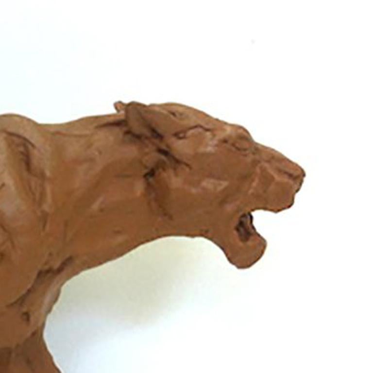 Zwanziger Löwe (Grau), Figurative Sculpture, von Wendy Klemperer