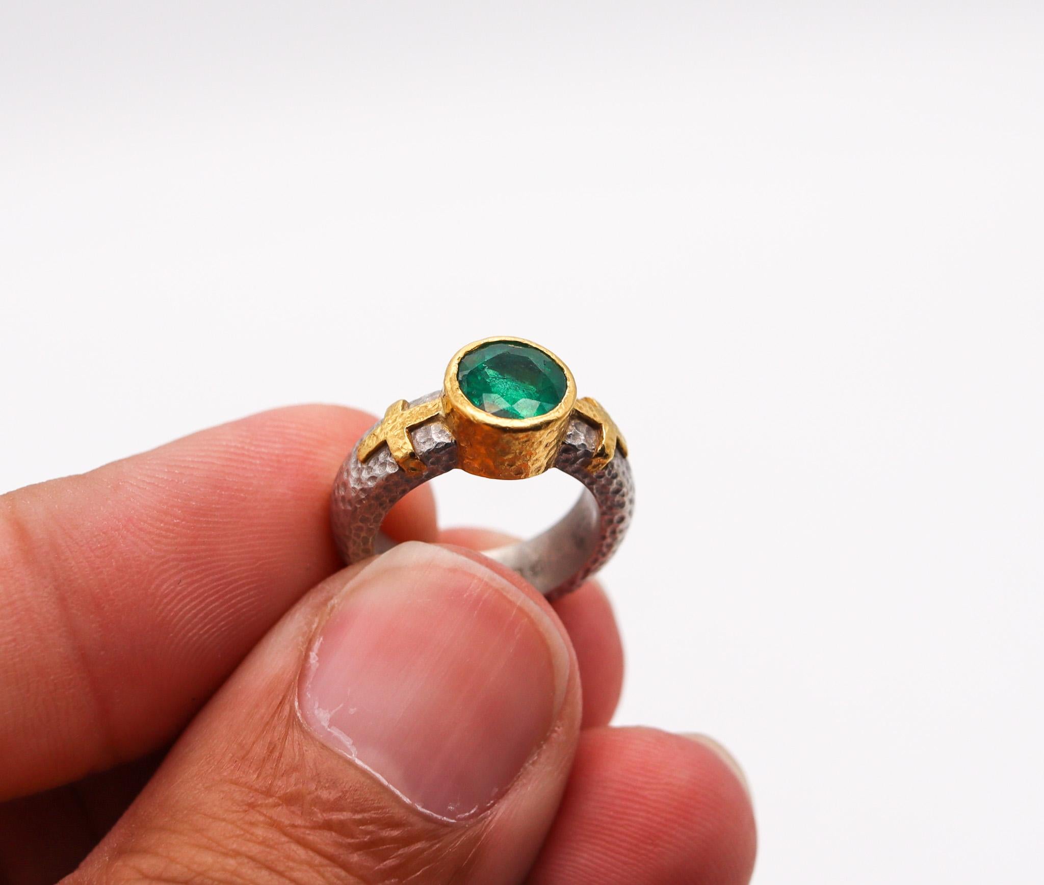 Wendy Walker 1995 Hammered Ring in Platinum and 22kt Gold with 1.45cts Emerald For Sale 2