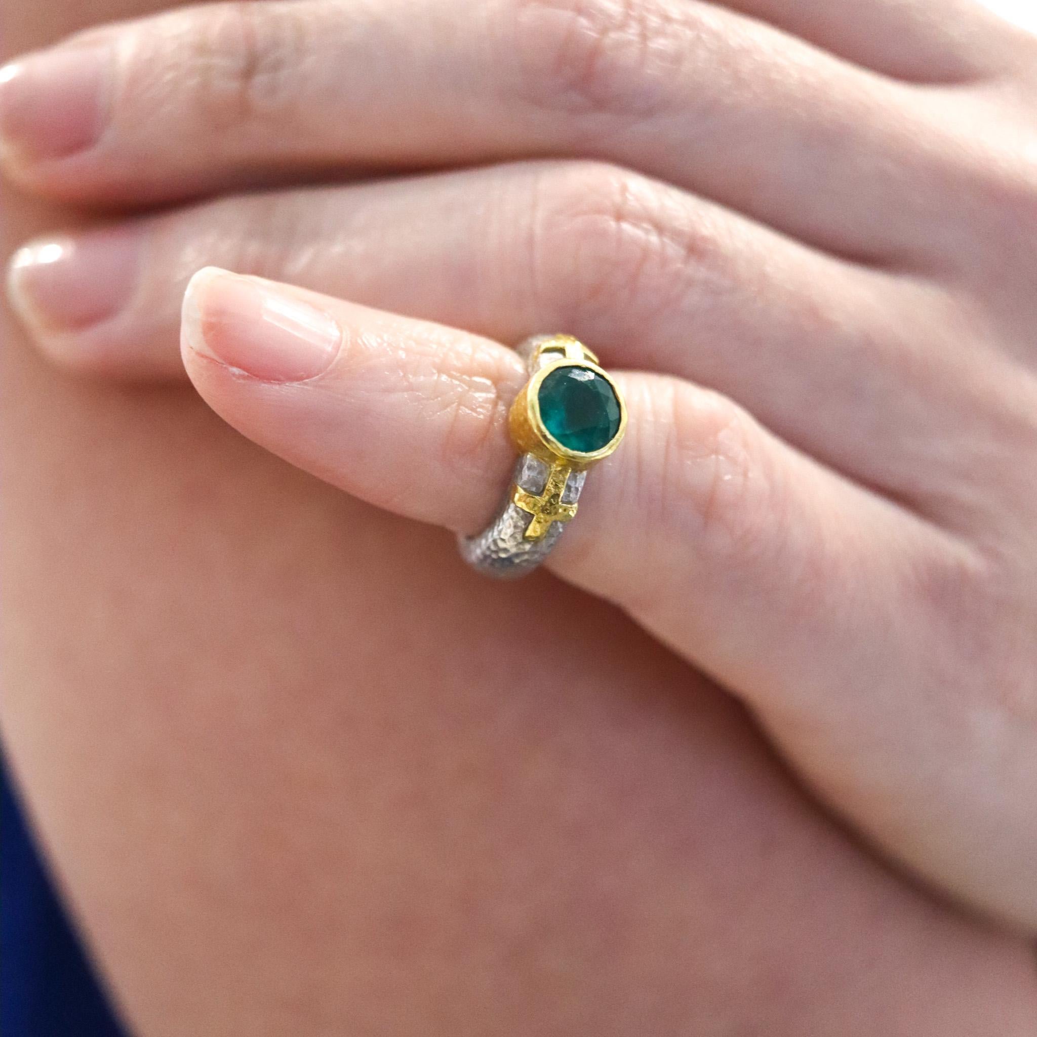 Wendy Walker 1995 Hammered Ring in Platinum and 22kt Gold with 1.45cts Emerald 3