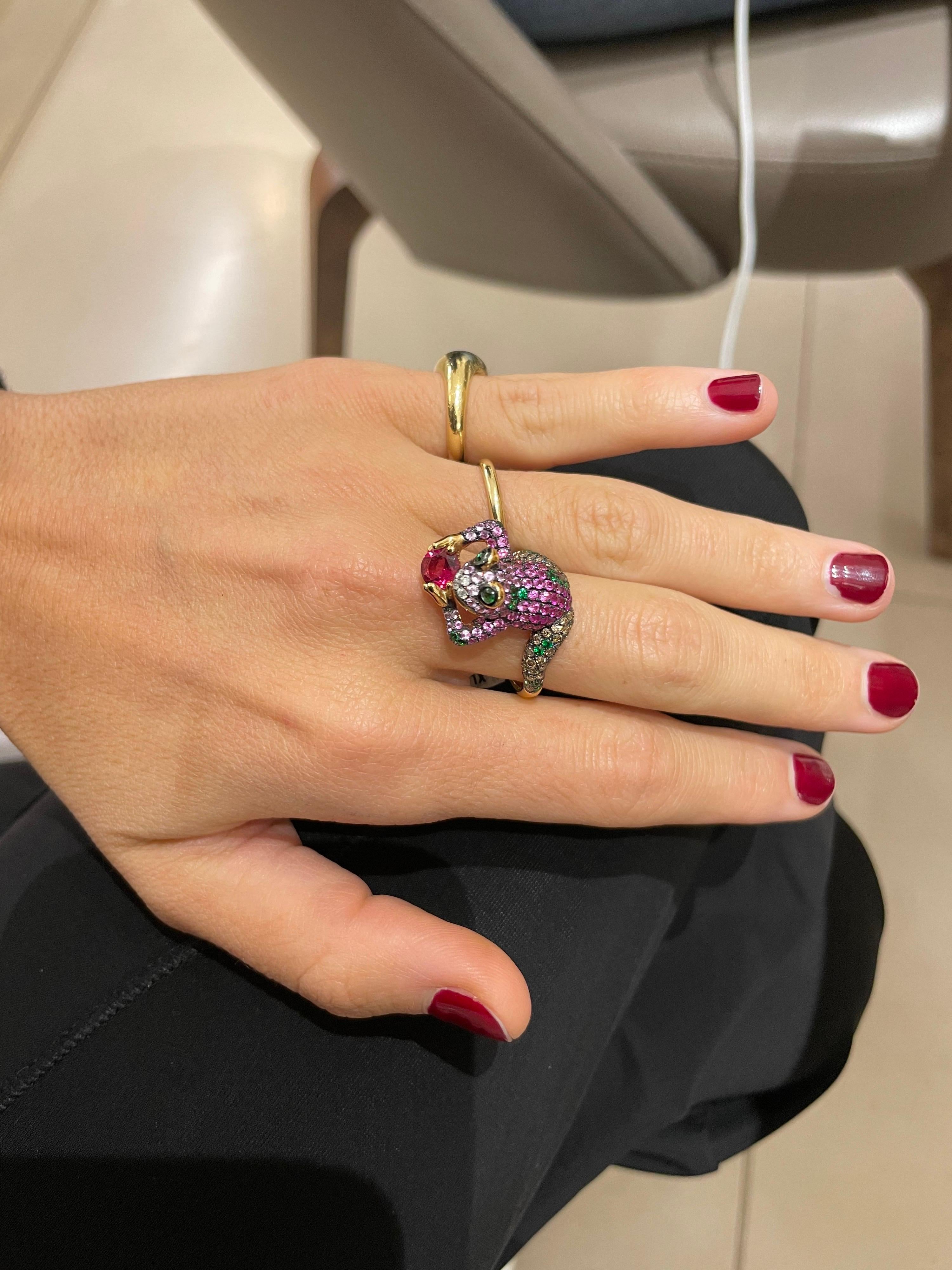 Women's or Men's Wendy Yu 18KT Rose Gold Frog Ring 1.38Ct Pink Sapphire 0.70 Ct Brown Diamond