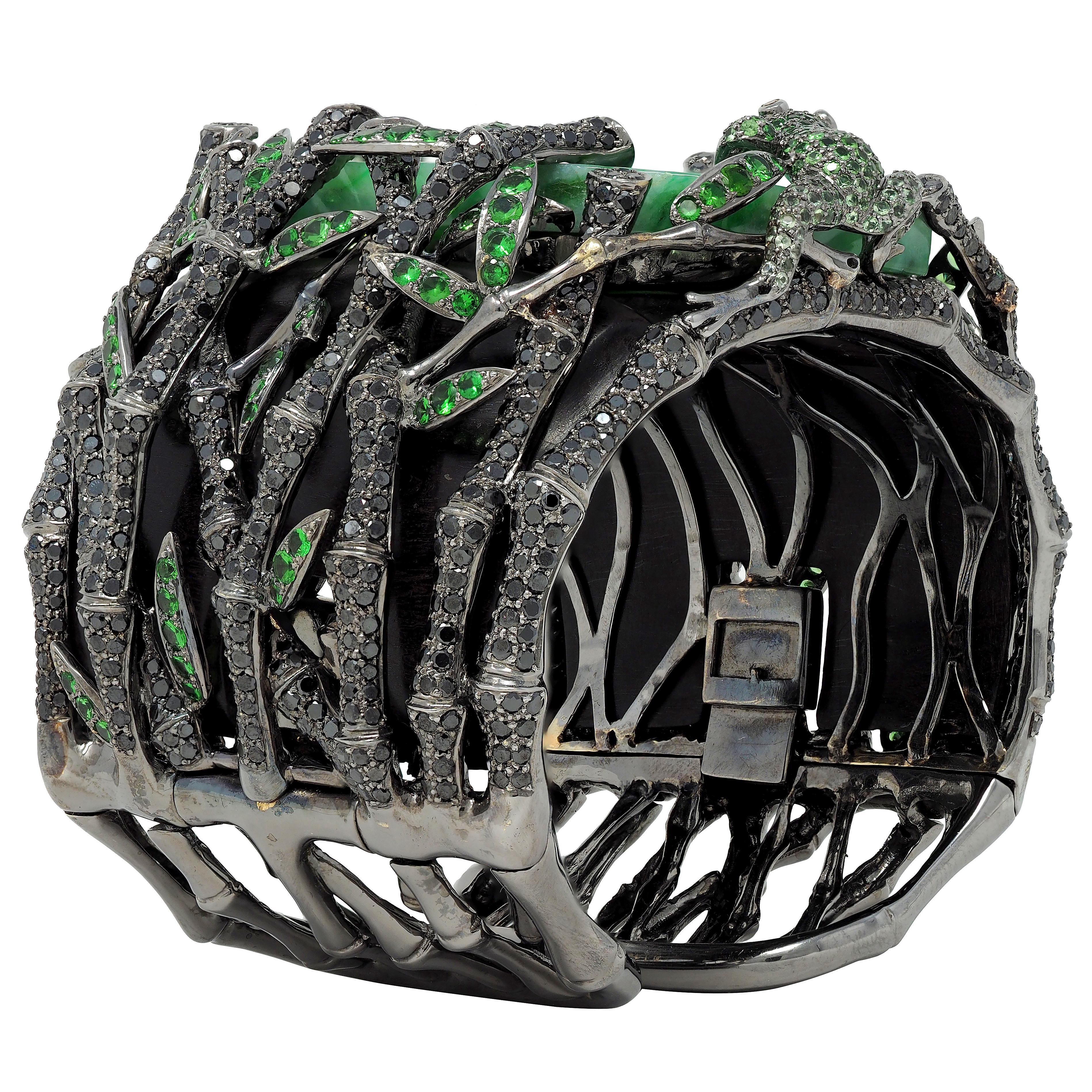 Wendy Yue 2013 Jade Grenat Diamant  Bracelet manchette grenouille de la forêt interdite en or 18K en vente 4