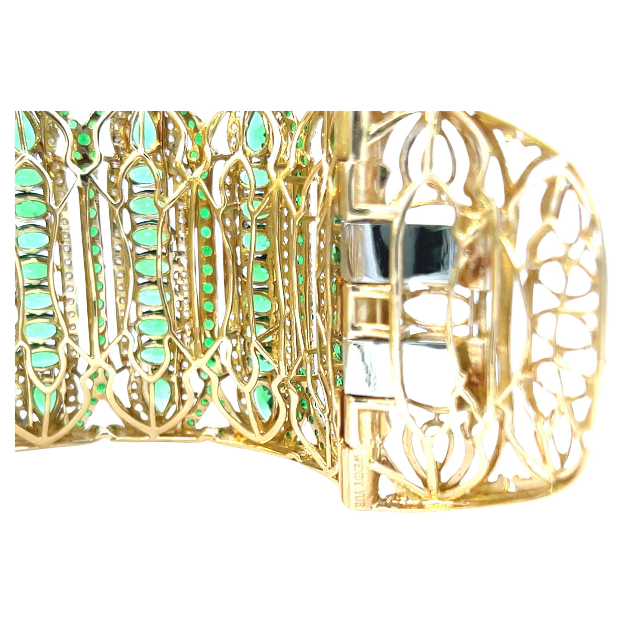 Wendy Yue Pulsera brazalete ancha con diamantes y granates en venta 2