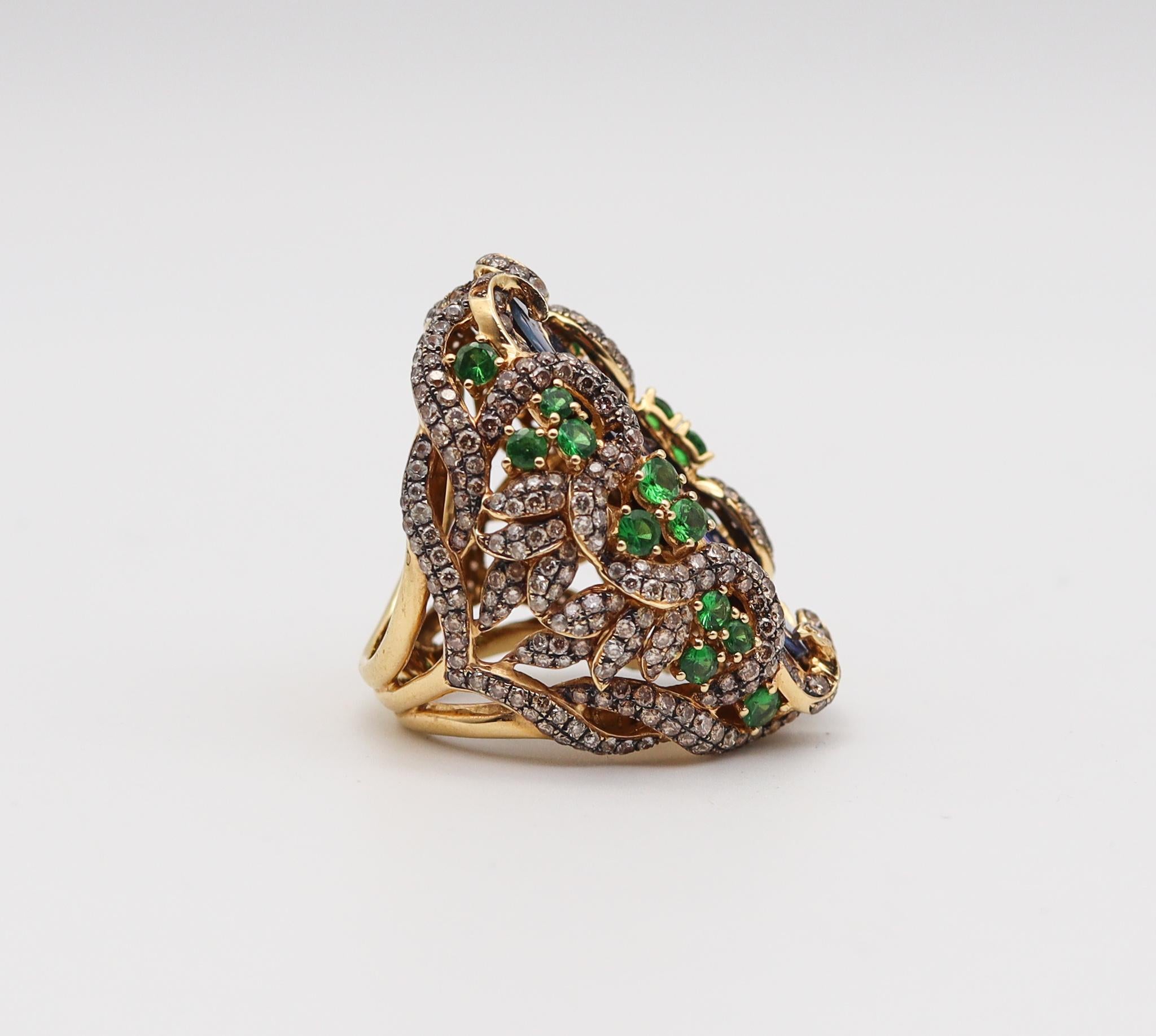 Skulpturaler Ring von Wendy Yue aus 18 Karat Gold mit schwarzem Opal, Diamanten und Tsavorit 28.92 Gesamtkaratgewicht (Zeitgenössisch) im Angebot