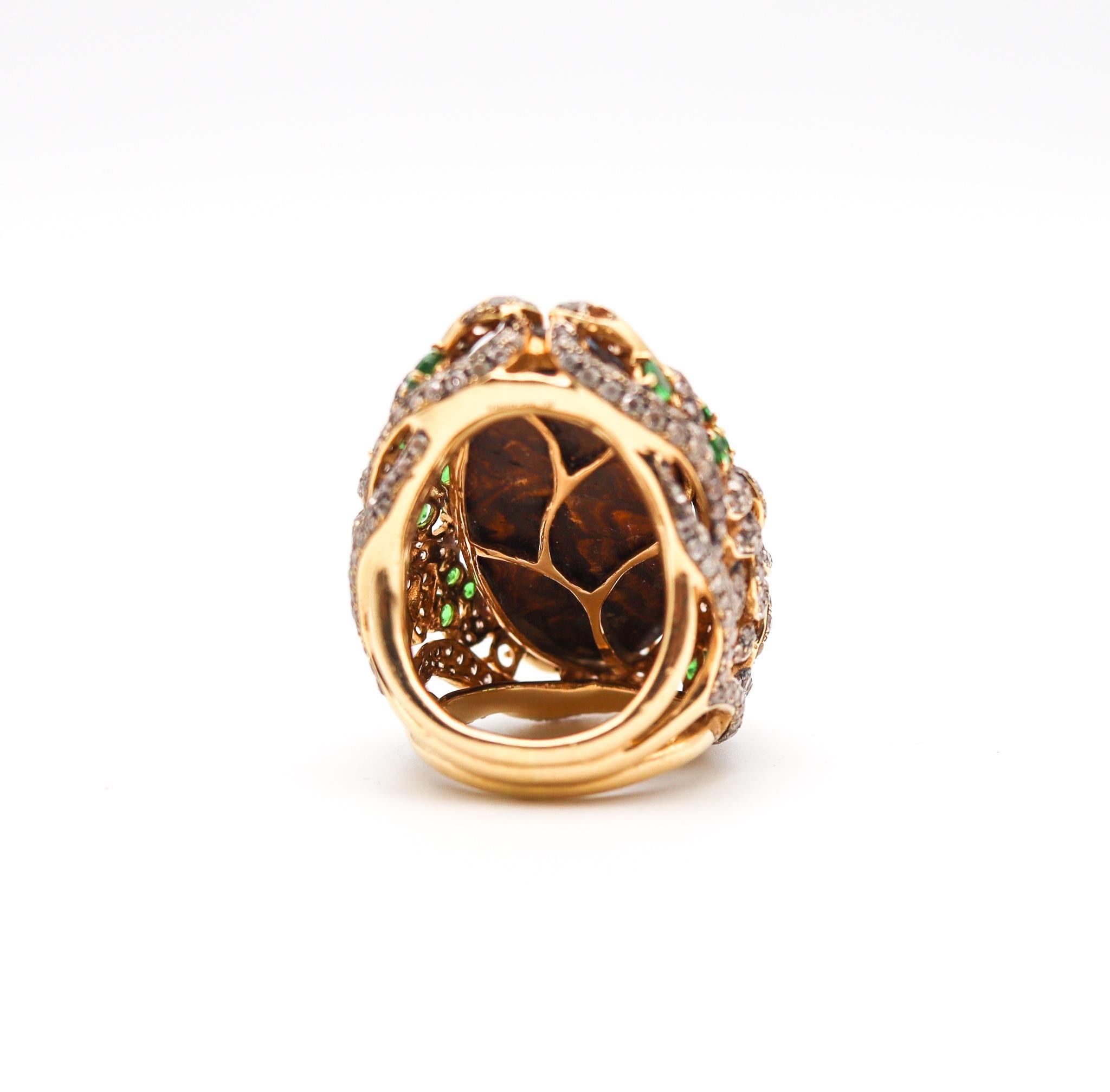 Skulpturaler Ring von Wendy Yue aus 18 Karat Gold mit schwarzem Opal, Diamanten und Tsavorit 28.92 Gesamtkaratgewicht im Zustand „Hervorragend“ im Angebot in Miami, FL
