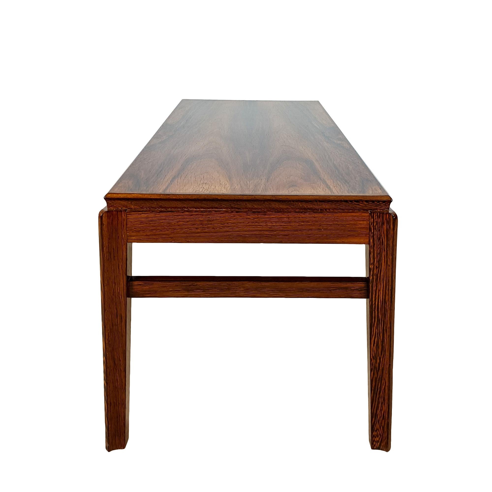 Mid-Century Modern Table basse en wengé et palissandre - Belgique 1960 en vente