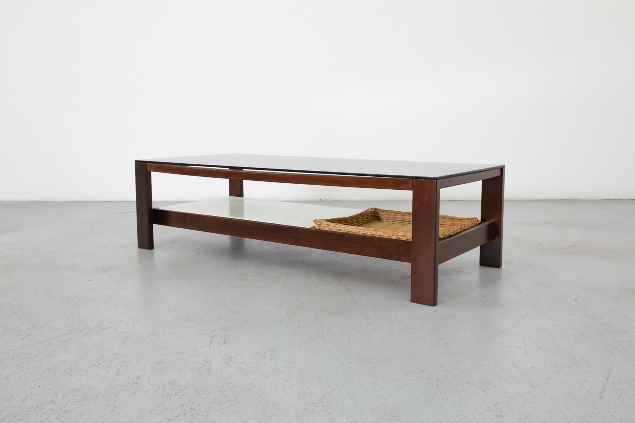Table basse en wengé, formica et verre avec panier en rotin de Kho Liang Ie en vente 2
