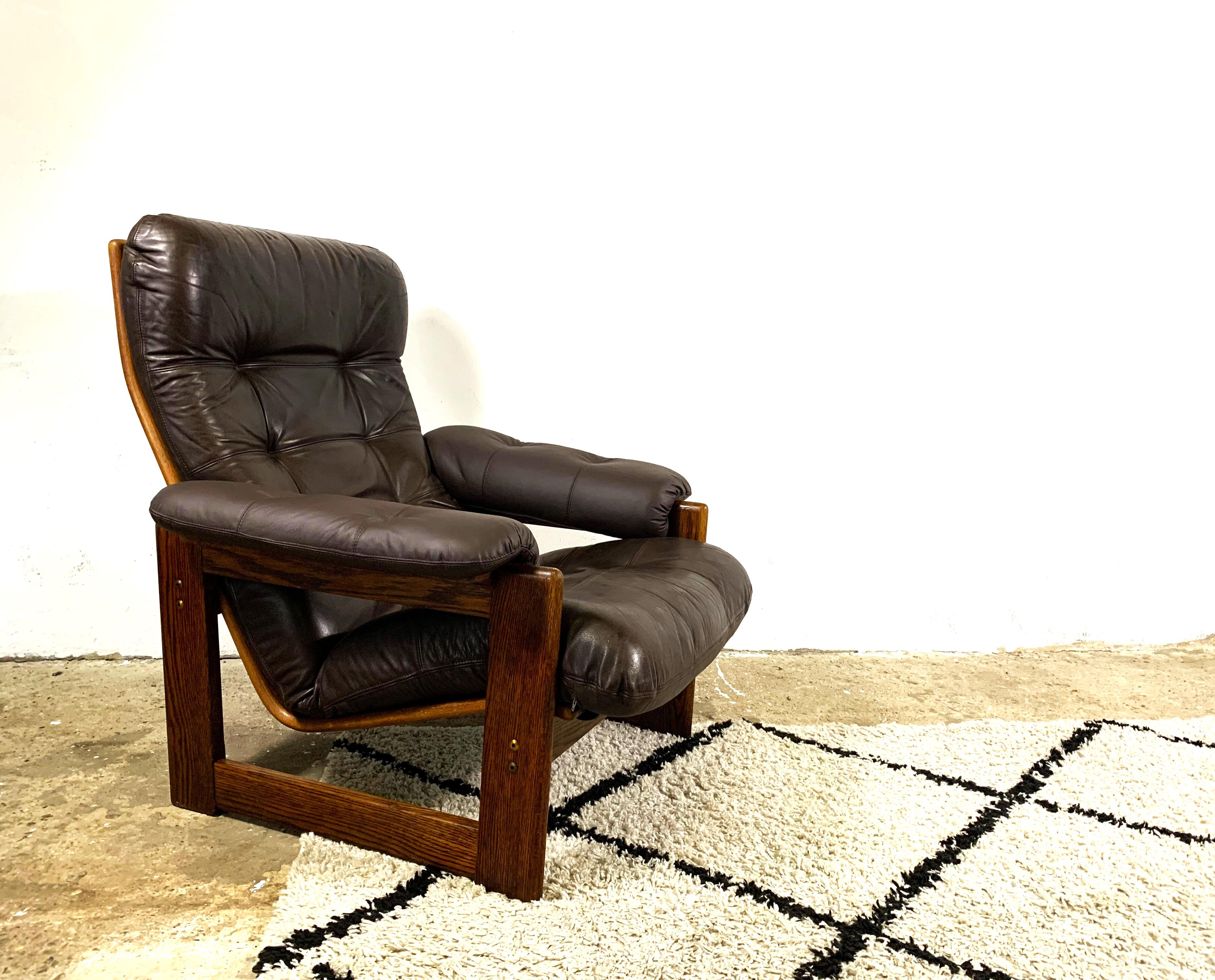 Scandinavian Modern Wenge & Leather Lounge Armchair By Coja, 1981 For Sale