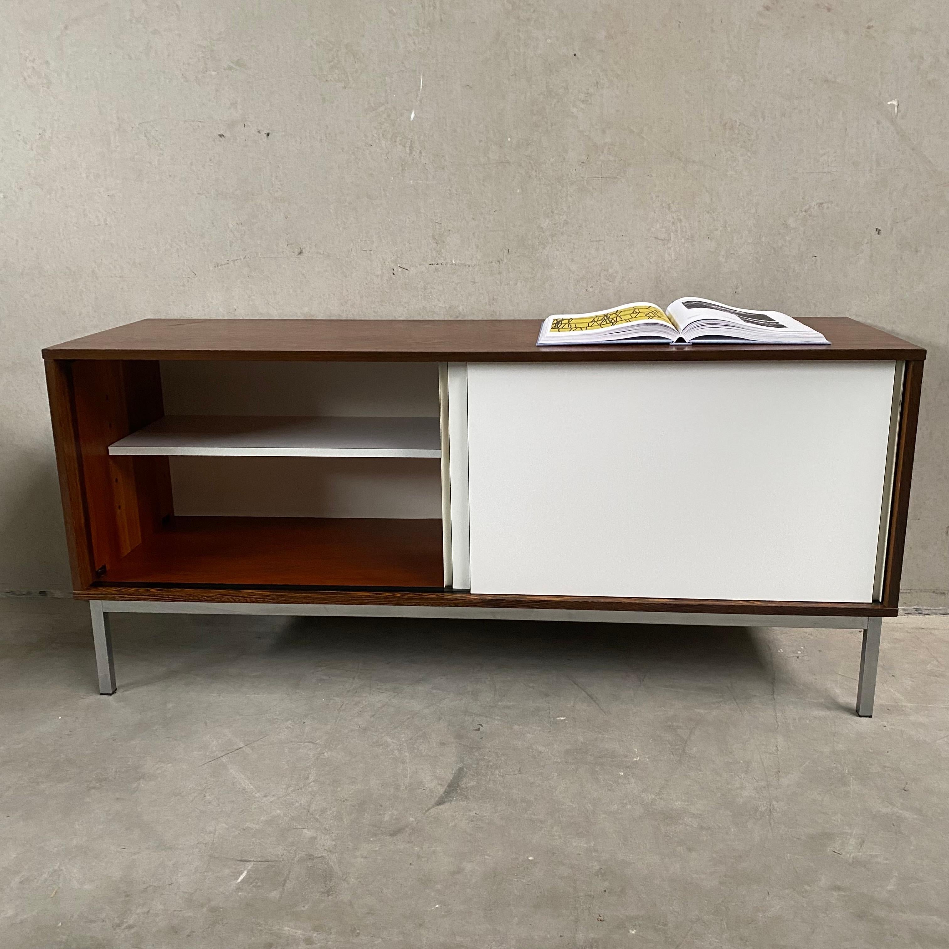 Buffet Wengé de Martin Visser pour ''t Spectrum, Pays-Bas, années 1960 3