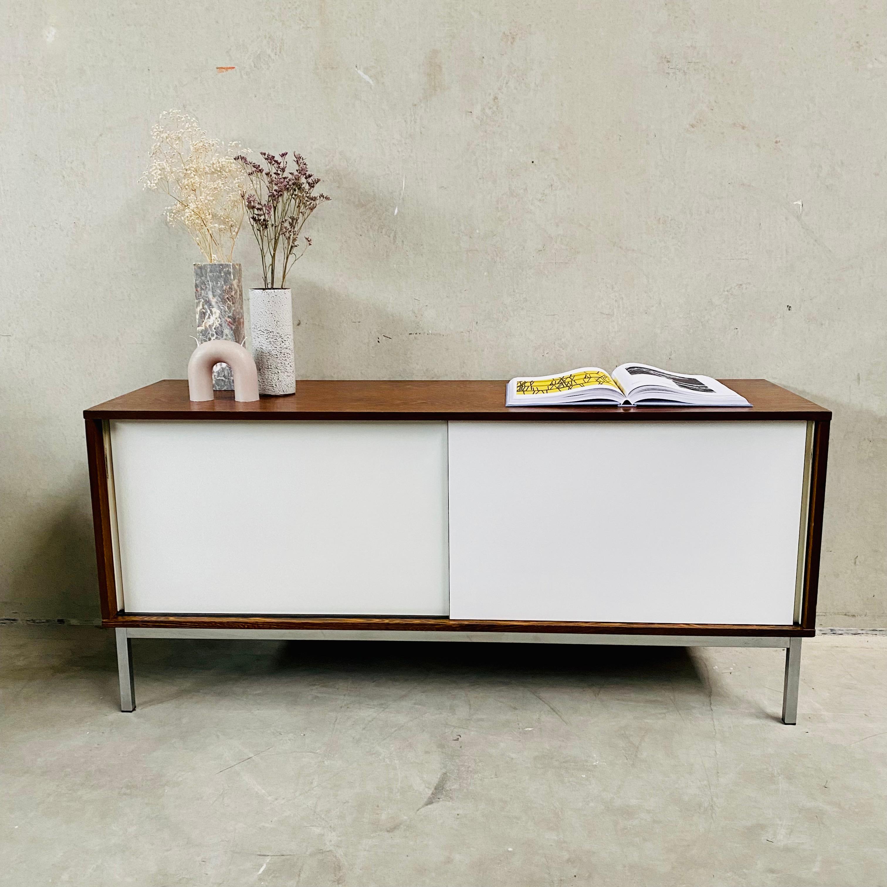 Mid-Century Modern Buffet Wengé de Martin Visser pour ''t Spectrum, Pays-Bas, années 1960