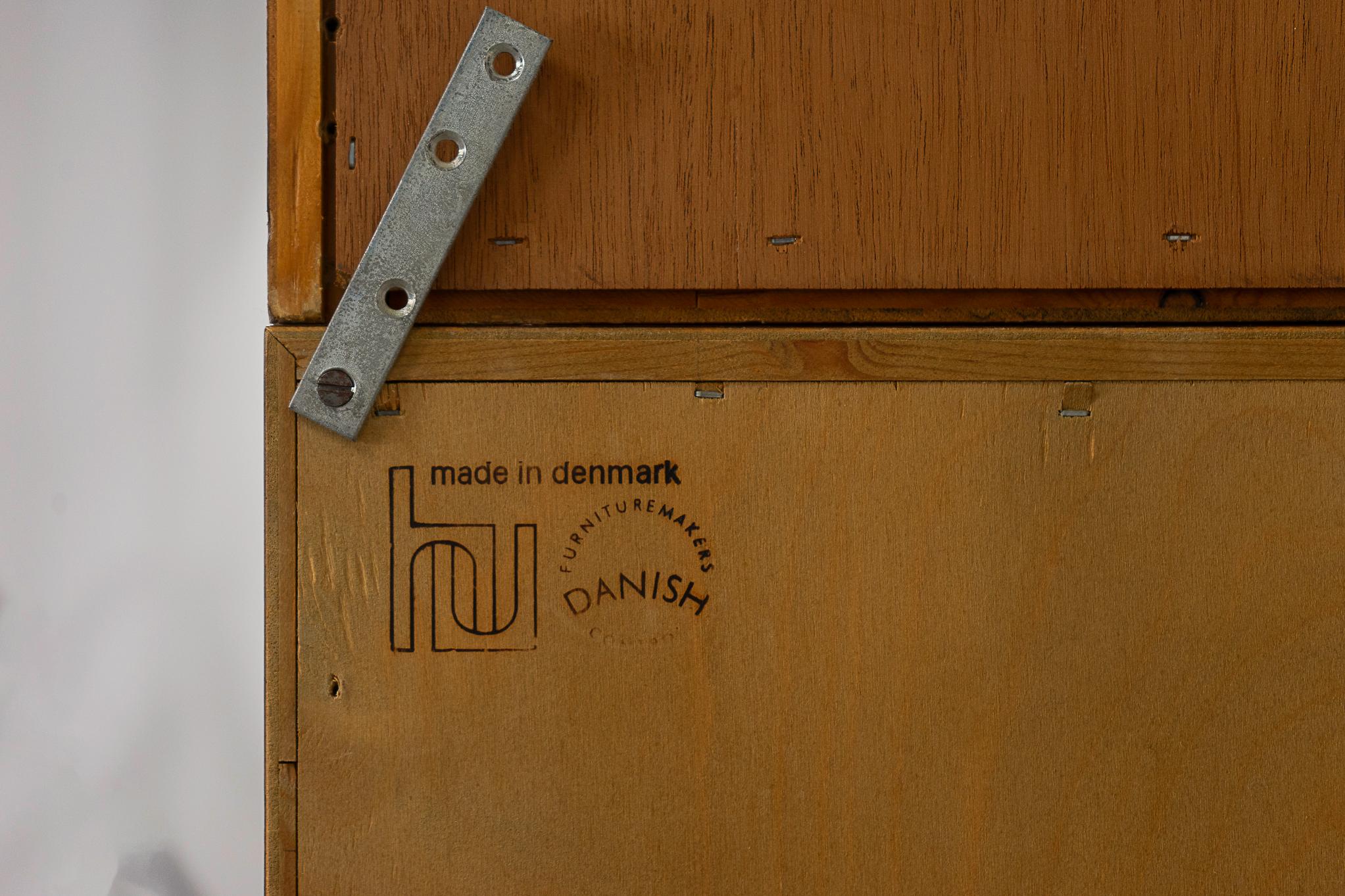 Wenge Wood Bookcase/Secretary by Hundevad For Sale 3