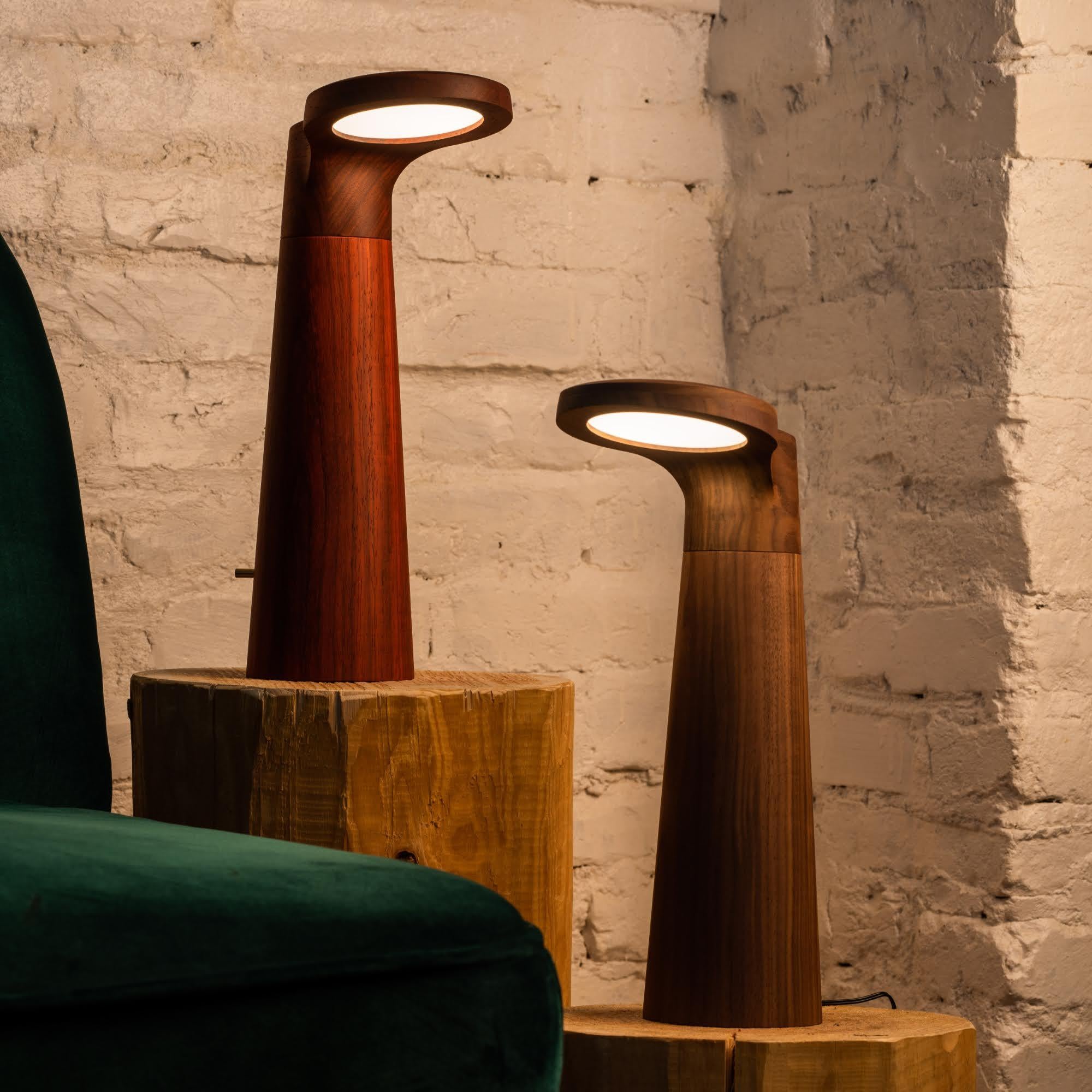 Wengè Wood, lampe de studio par Isato Prugger en vente 1