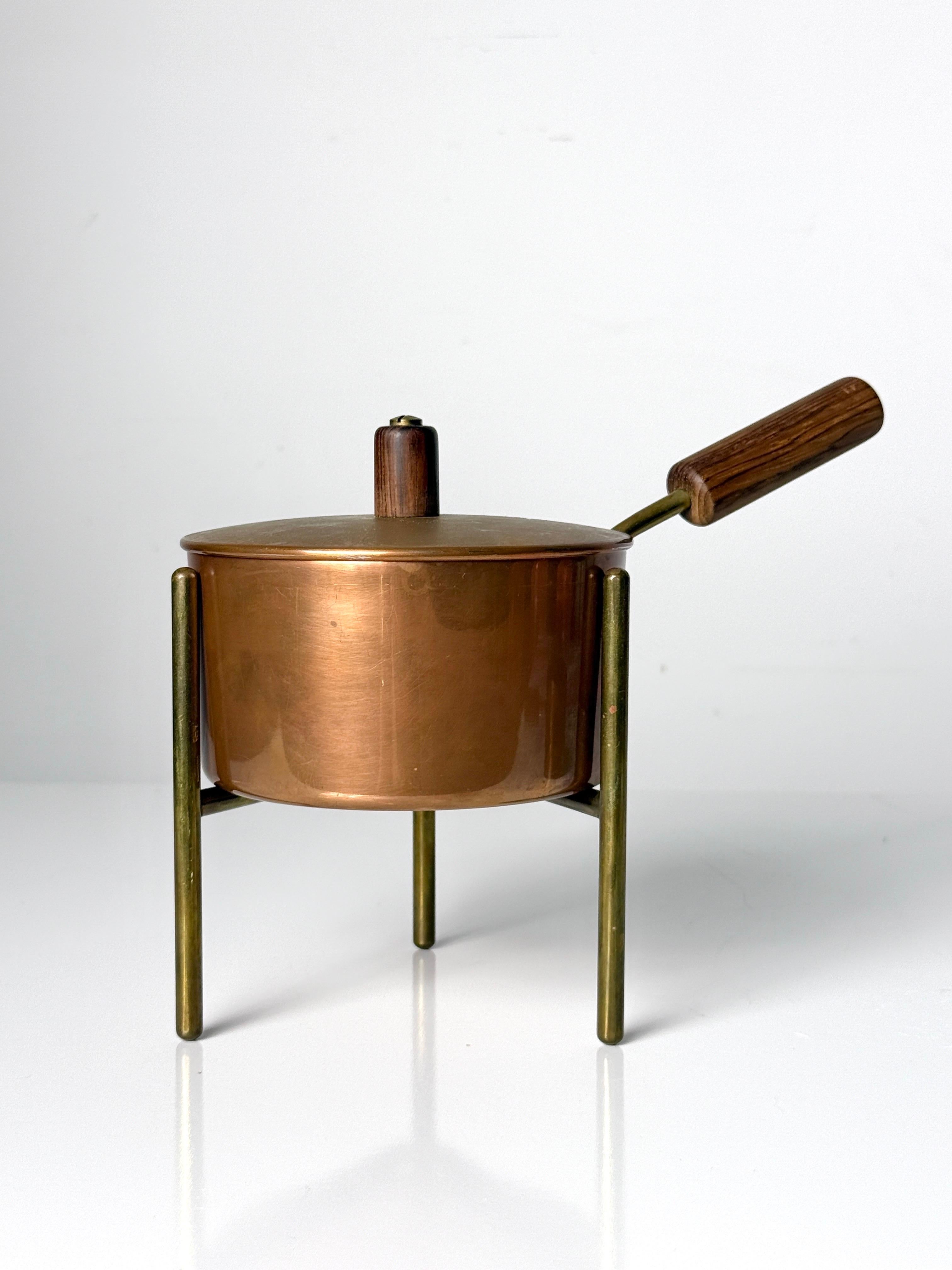 Austrian Werkstätte Carl Auböck II Fondue Pot and Burner Set in Copper and Brass 1950s For Sale