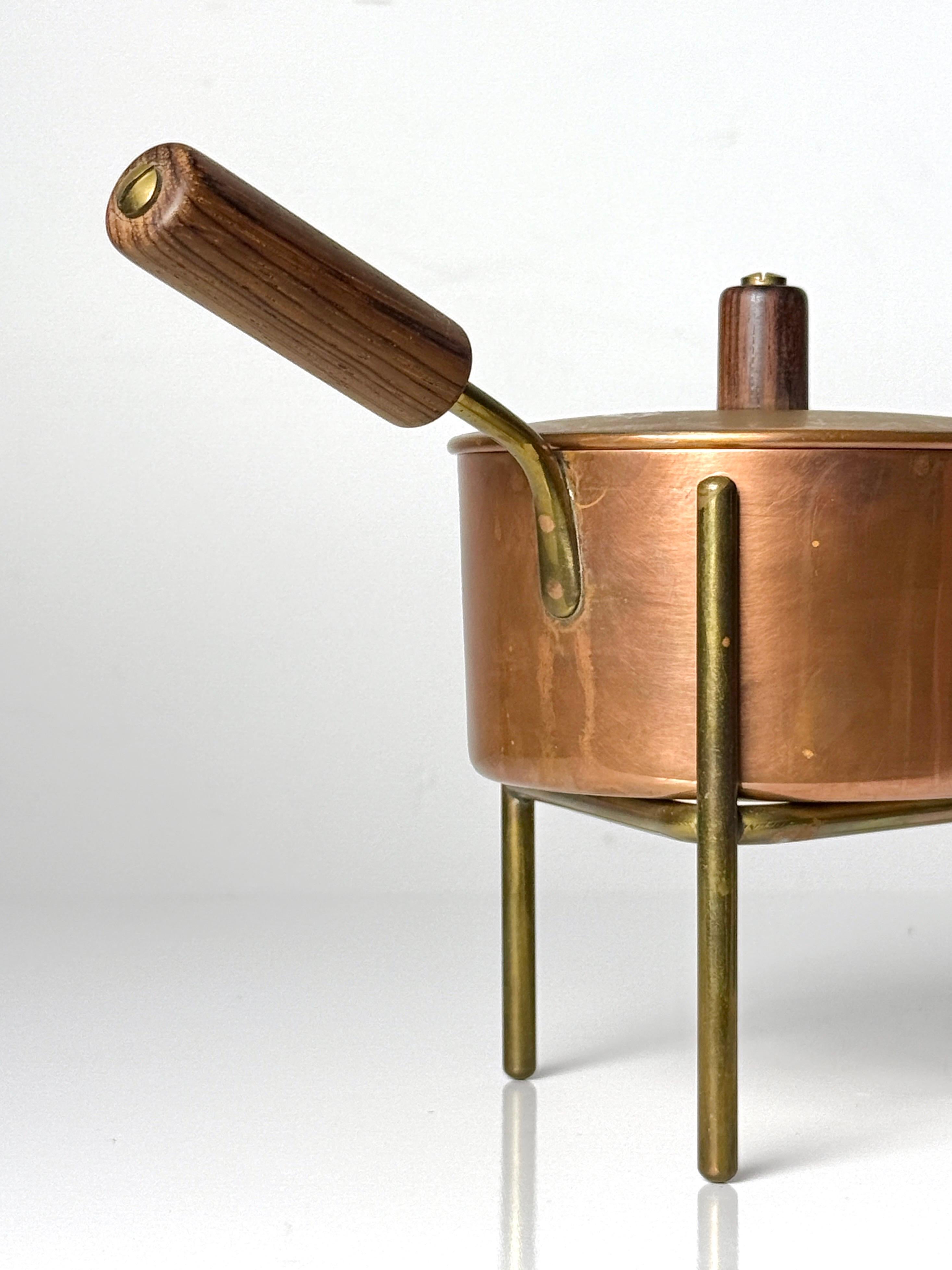 Werkstätte Carl Auböck II Fondue Pot and Burner Set in Copper and Brass 1950s In Good Condition For Sale In Troy, MI