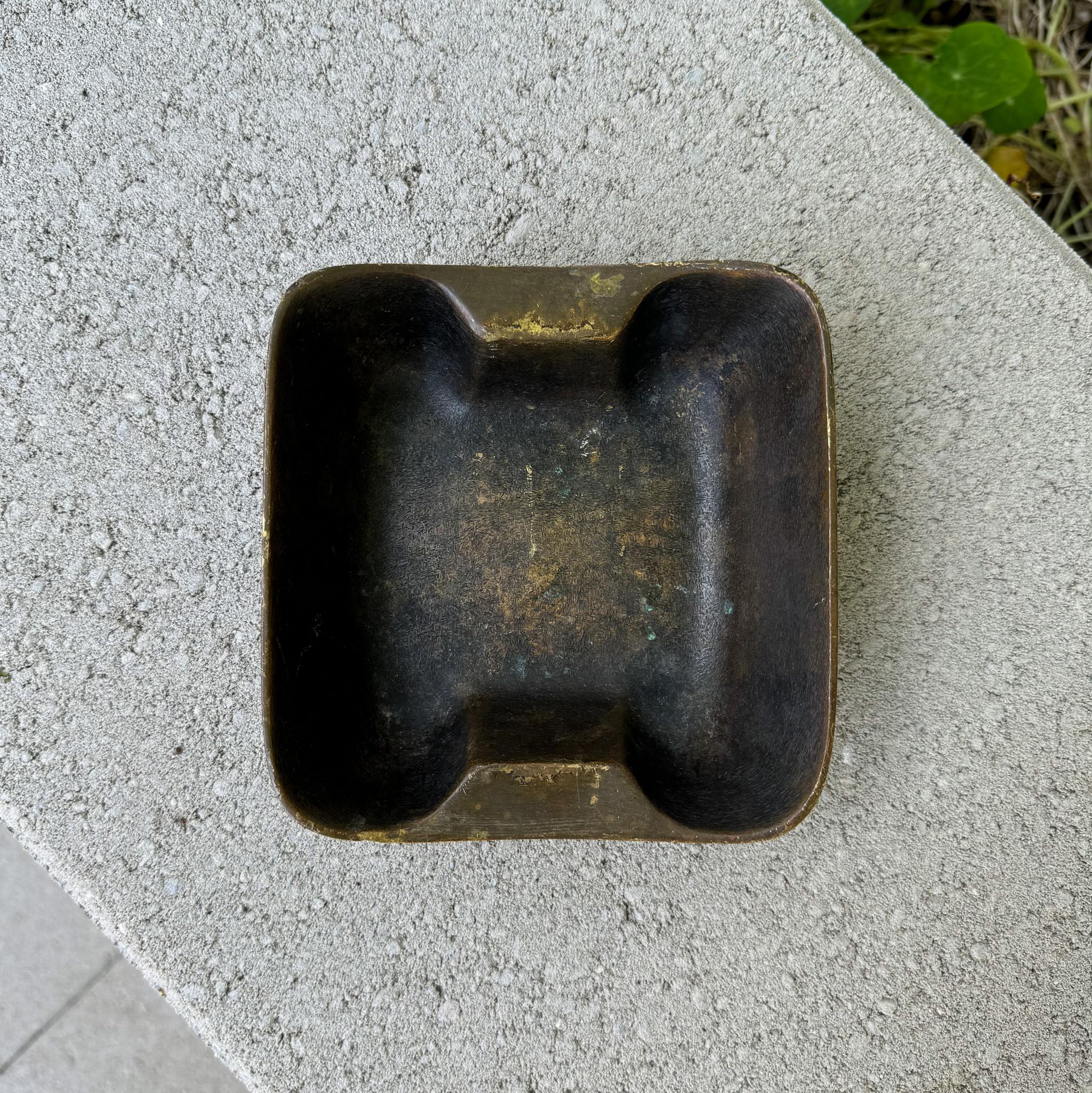 Posacenere / Ciotola in ottone modernista Werkstätte Hagenauer, Austria, anni '50 in vendita 3